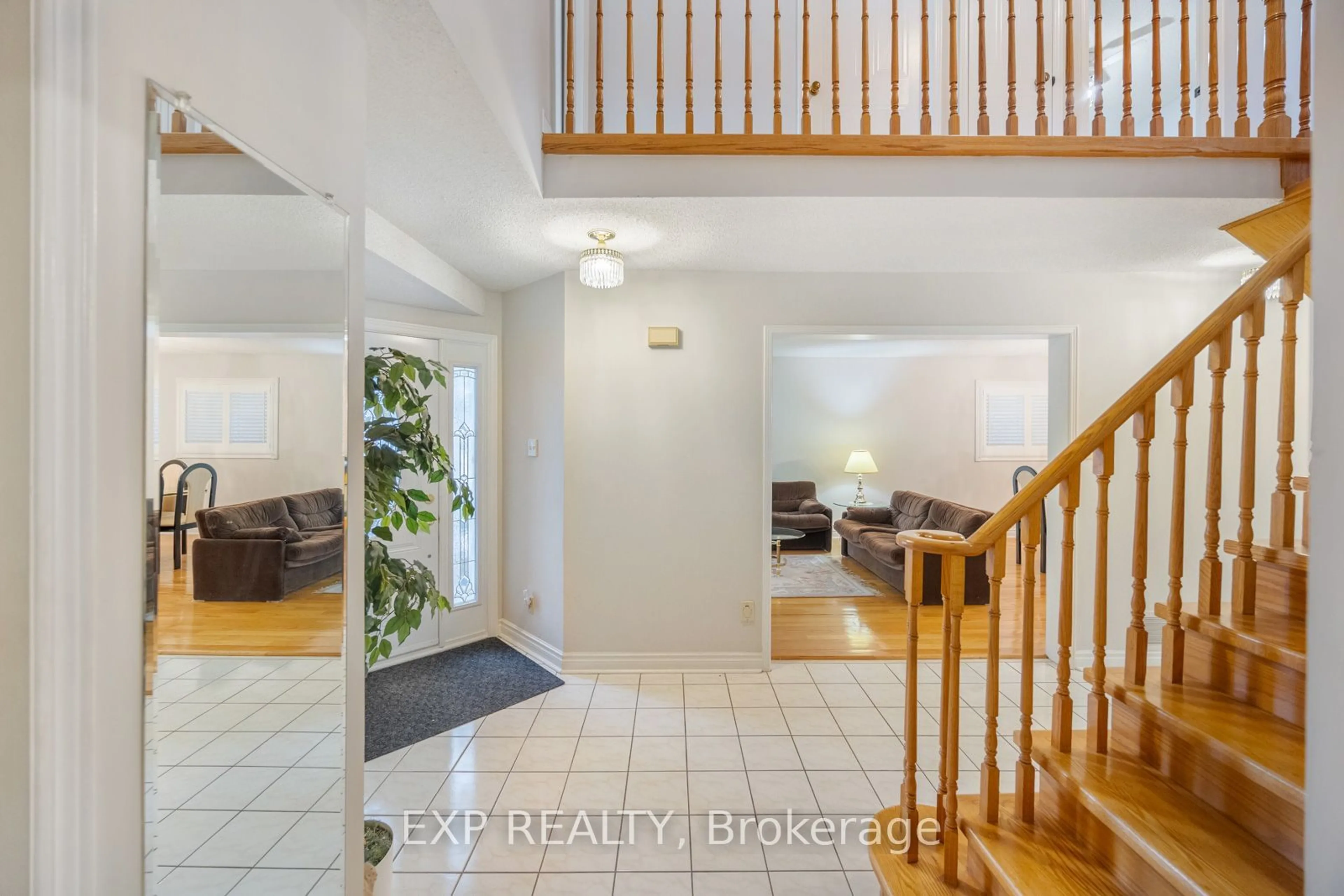 Indoor entryway for 4 Calibre Crt, Toronto Ontario M1B 4T7