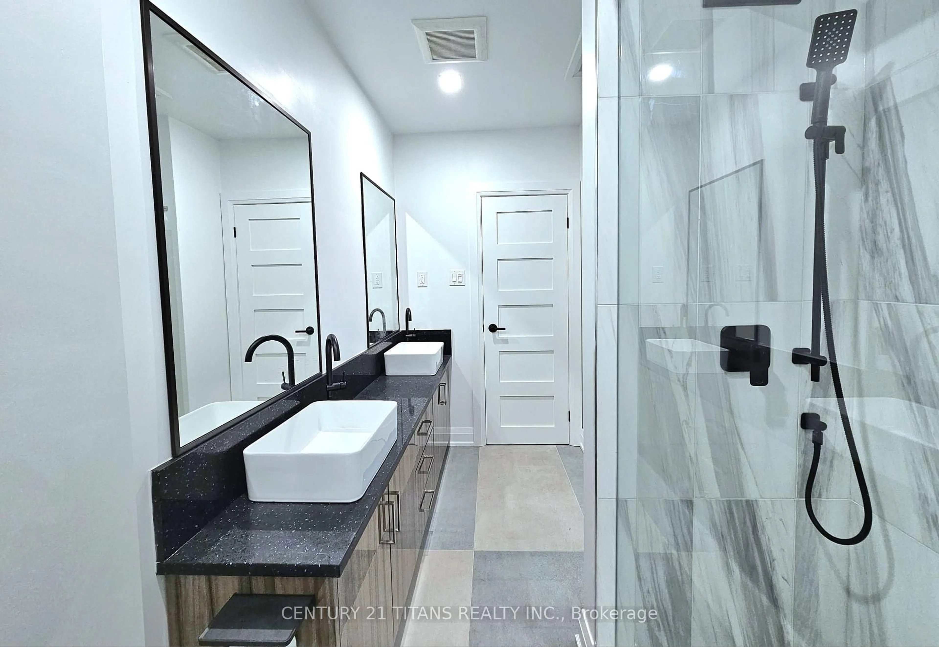 Contemporary bathroom, ceramic/tile floor for 40 Hill Cres, Toronto Ontario M1M 1J2