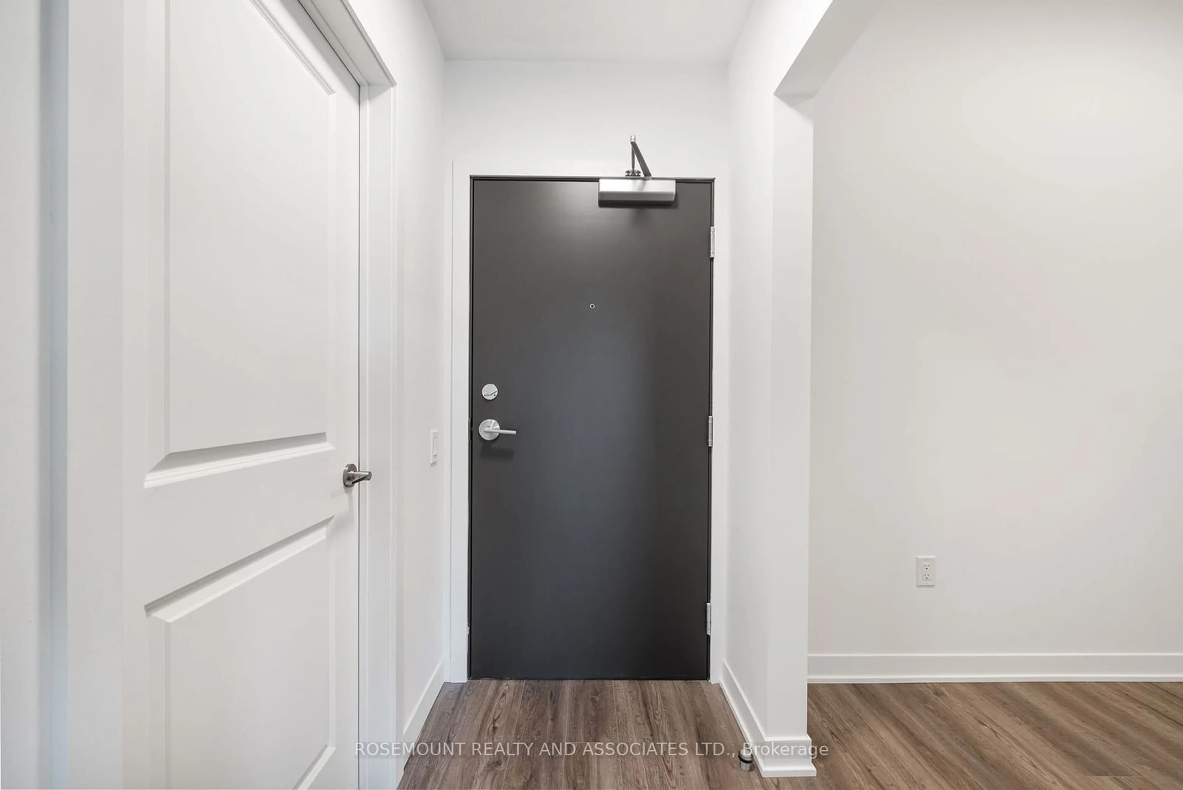 Indoor entryway for 385 Arctic red Dr #221, Oshawa Ontario L1L 0H8