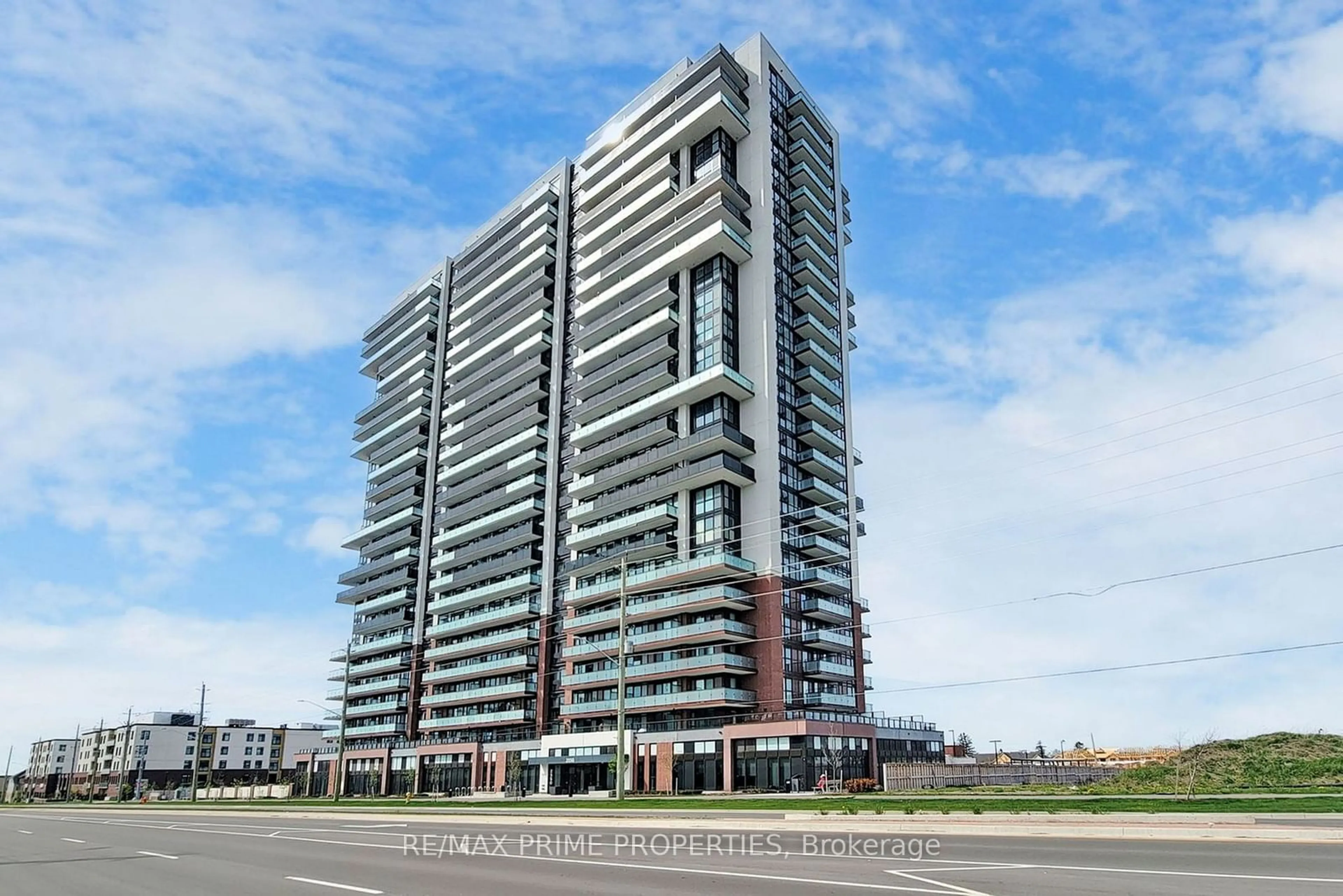 Indoor foyer for 2550 Simcoe St #2206, Oshawa Ontario L1L 0R5