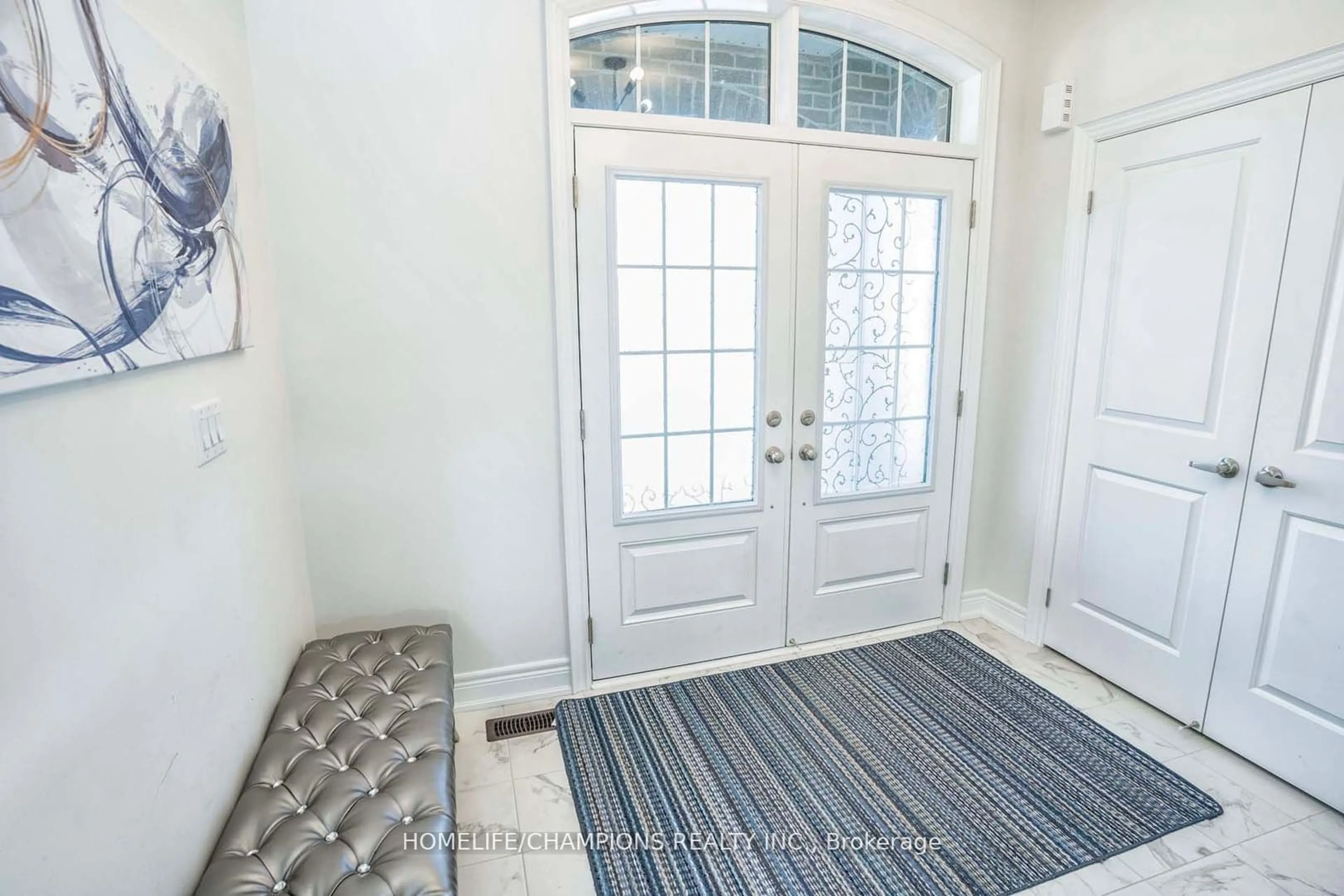 Indoor entryway for 1083 Orenda St, Pickering Ontario L1X 0G5