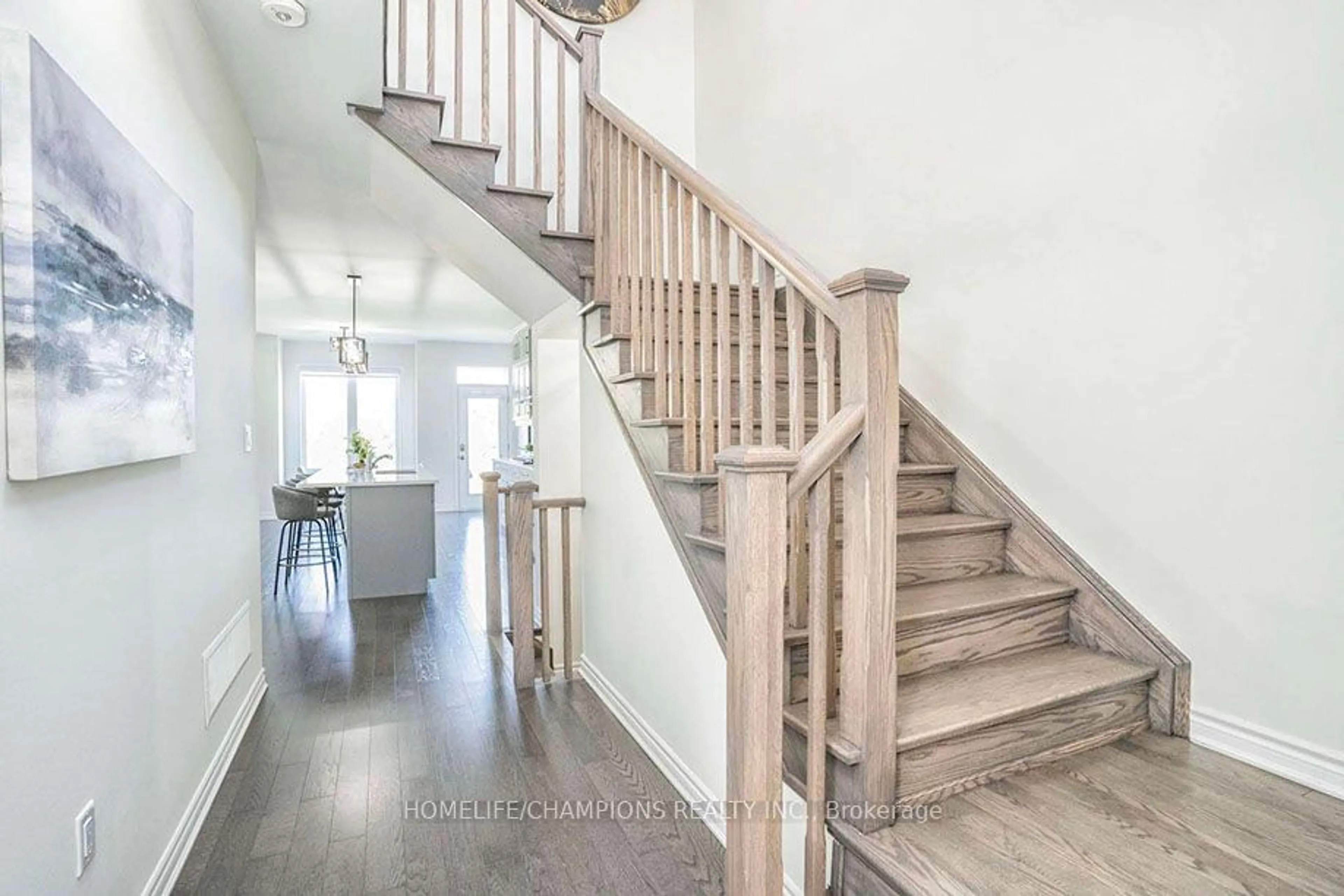 Stairs for 3004 Hollyberry Tr, Pickering Ontario L1X 0N5