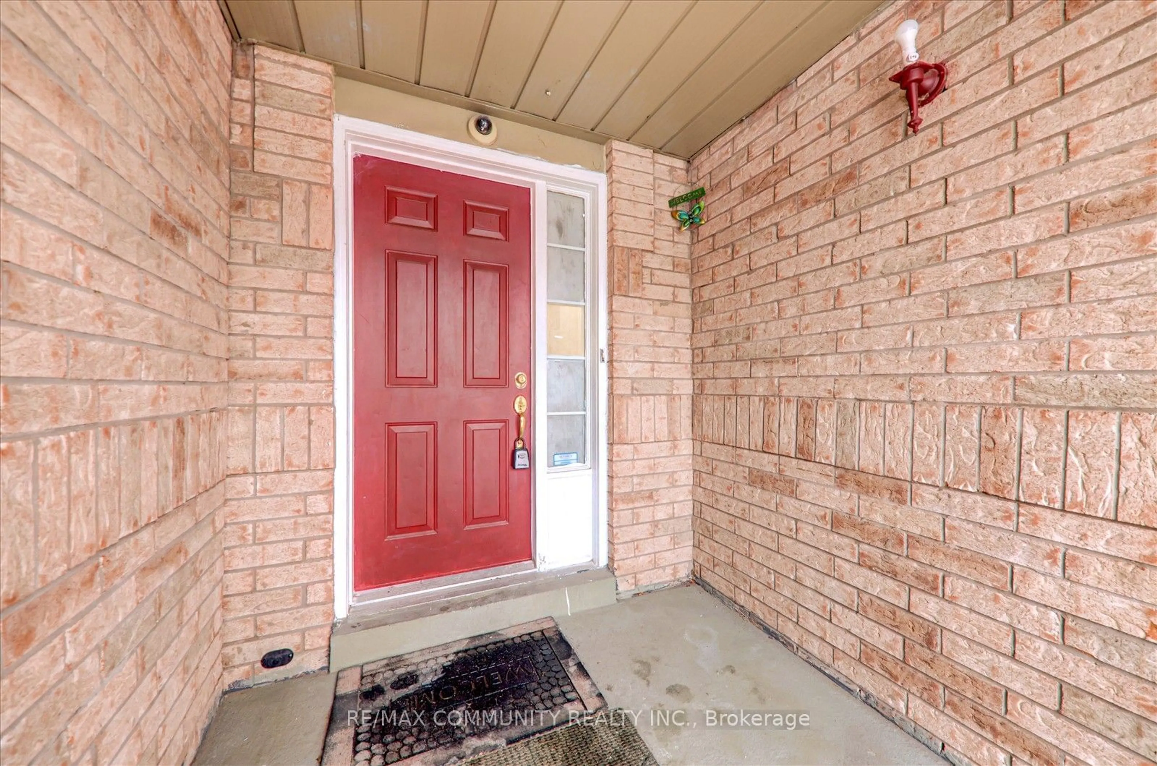 Indoor entryway for 166 Bean Cres, Ajax Ontario L1T 4K3