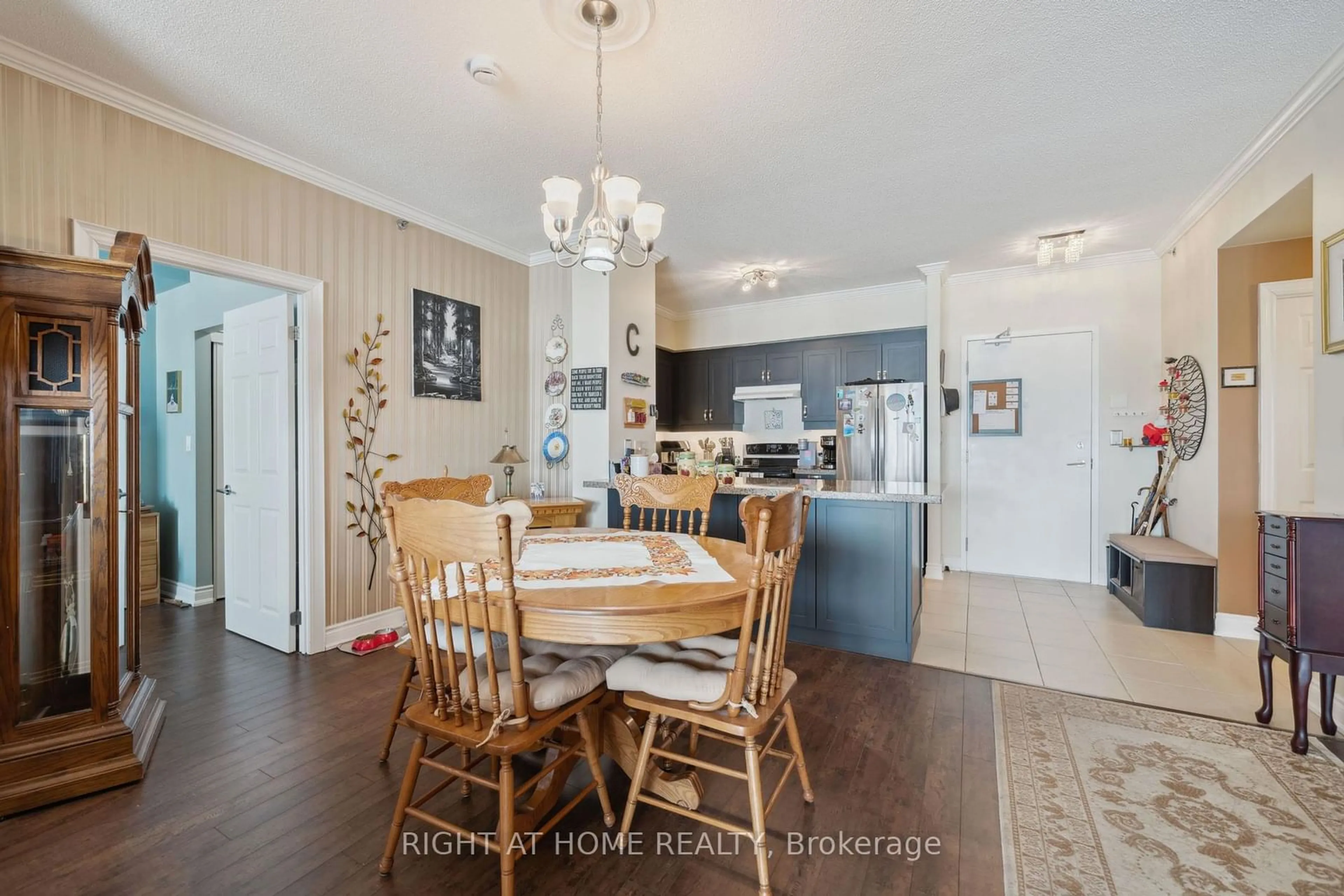 Open concept kitchen, wood/laminate floor for 171 Shanly St #508, Scugog Ontario L9L 0A3