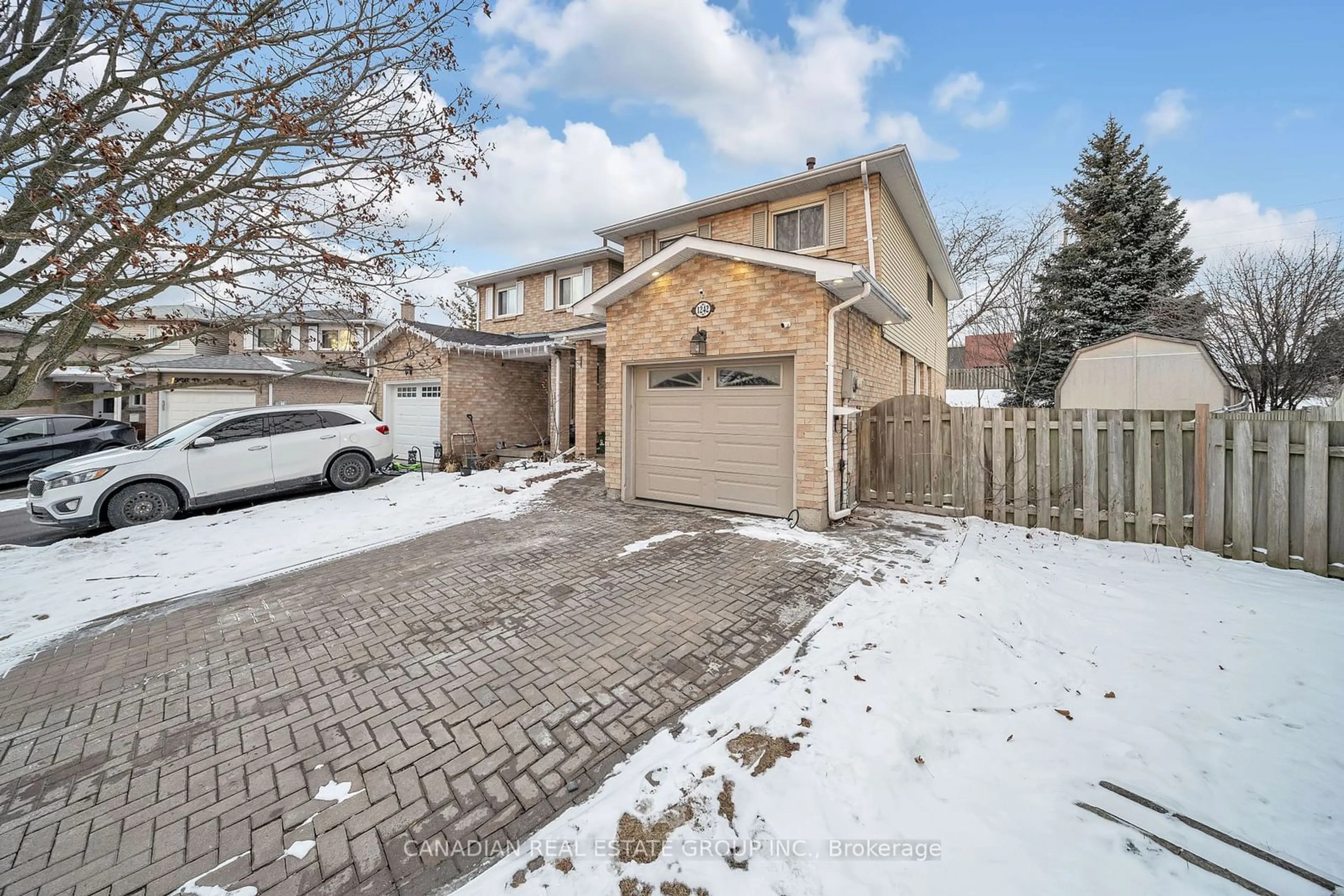 A pic from outside/outdoor area/front of a property/back of a property/a pic from drone, street for 1242 Delmark Crt, Oshawa Ontario L1H 8K6