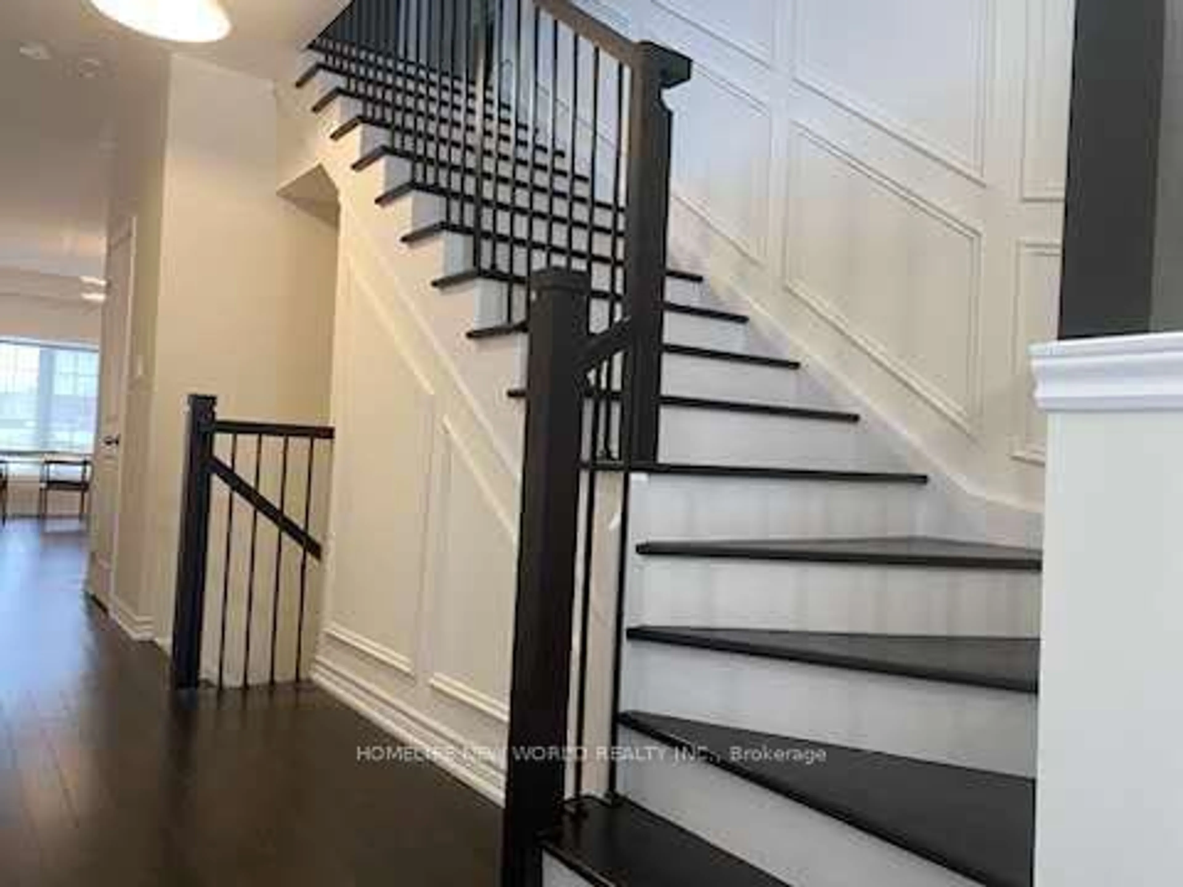 Stairs for 2406 Angora St, Pickering Ontario L1X 0M6