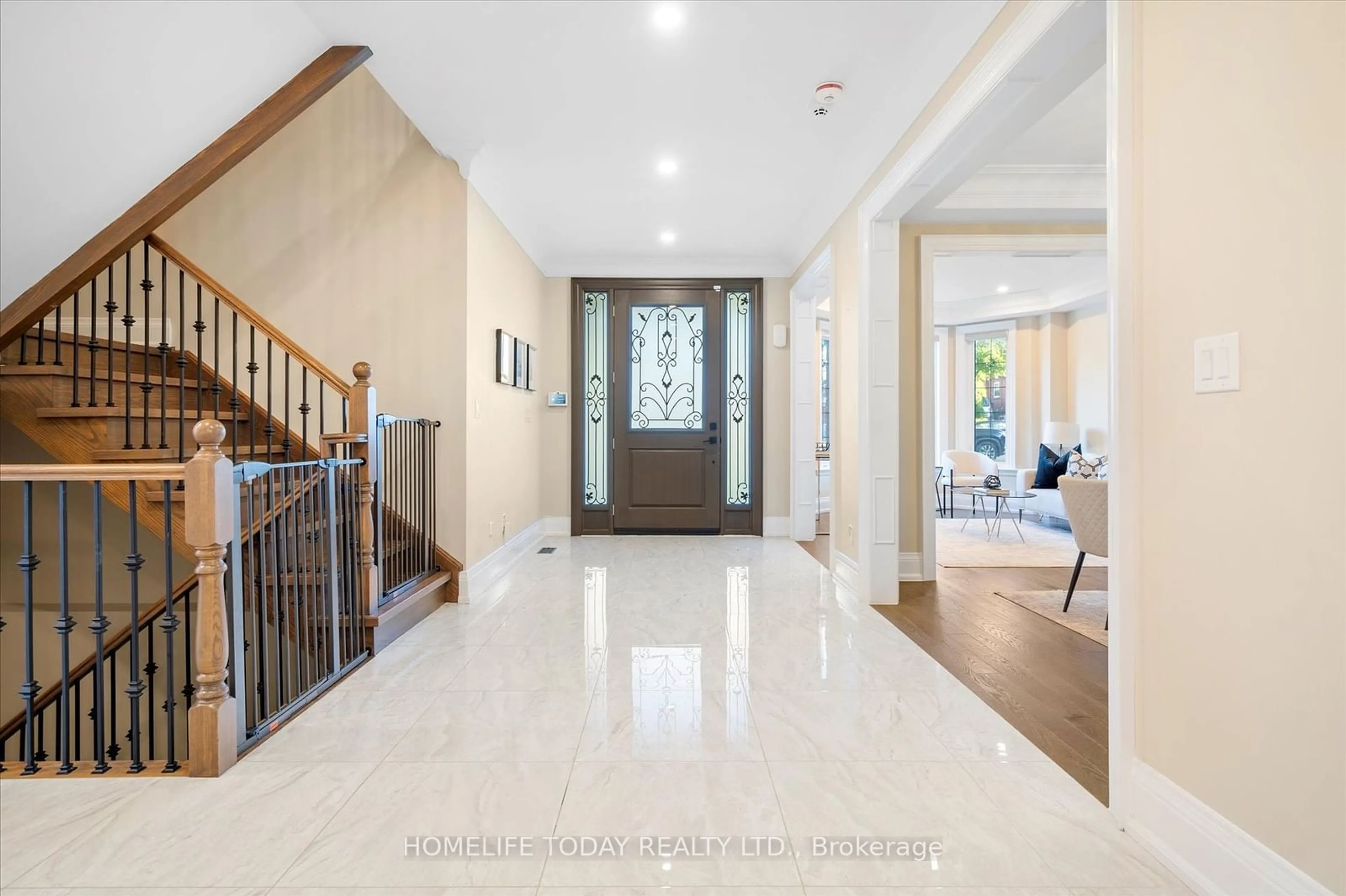 Indoor entryway for 20 Chatterton Blvd, Toronto Ontario M1M 2G2