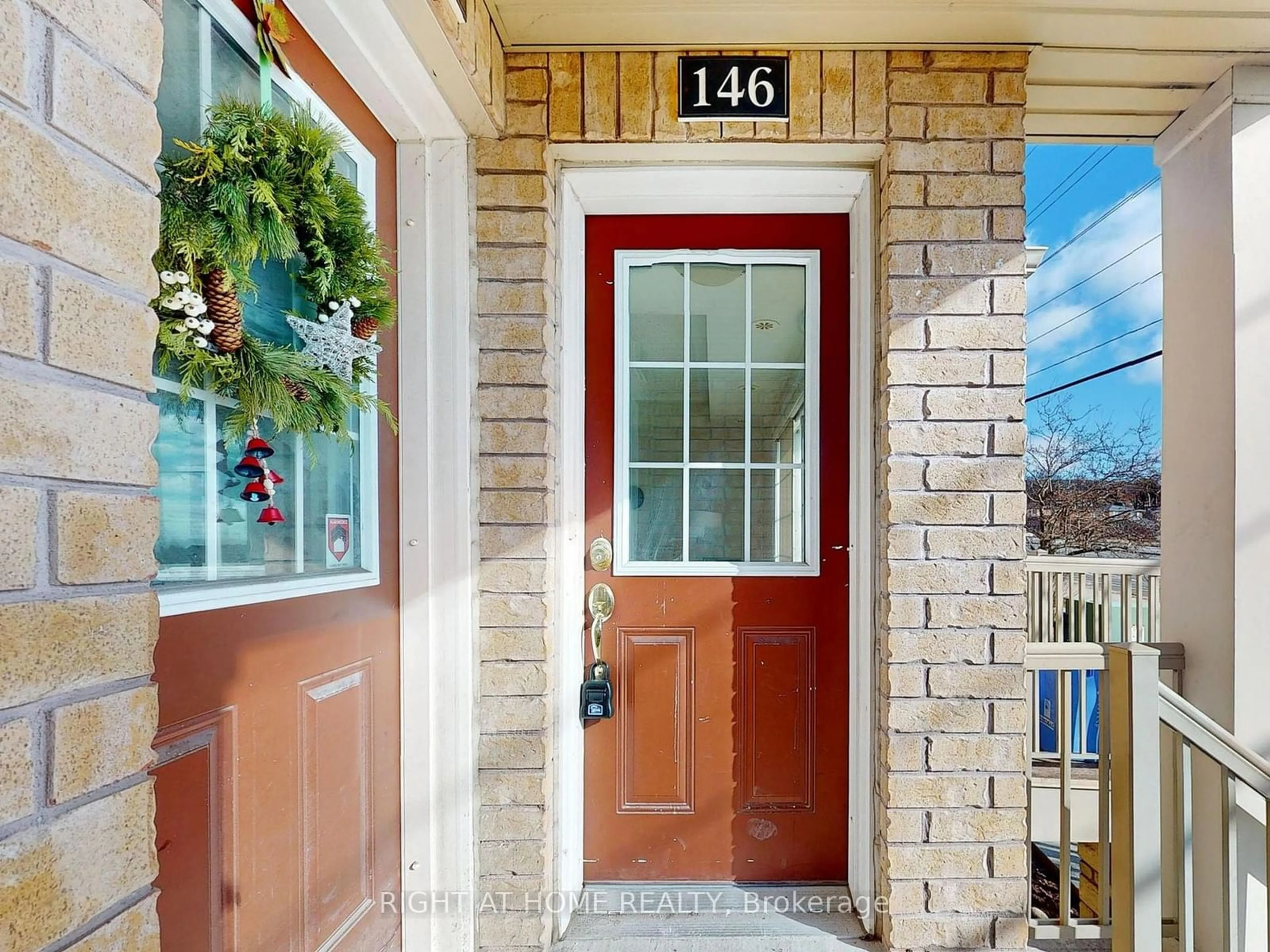 Indoor entryway for 146 Kingston Rd, Ajax Ontario L1T 0M9