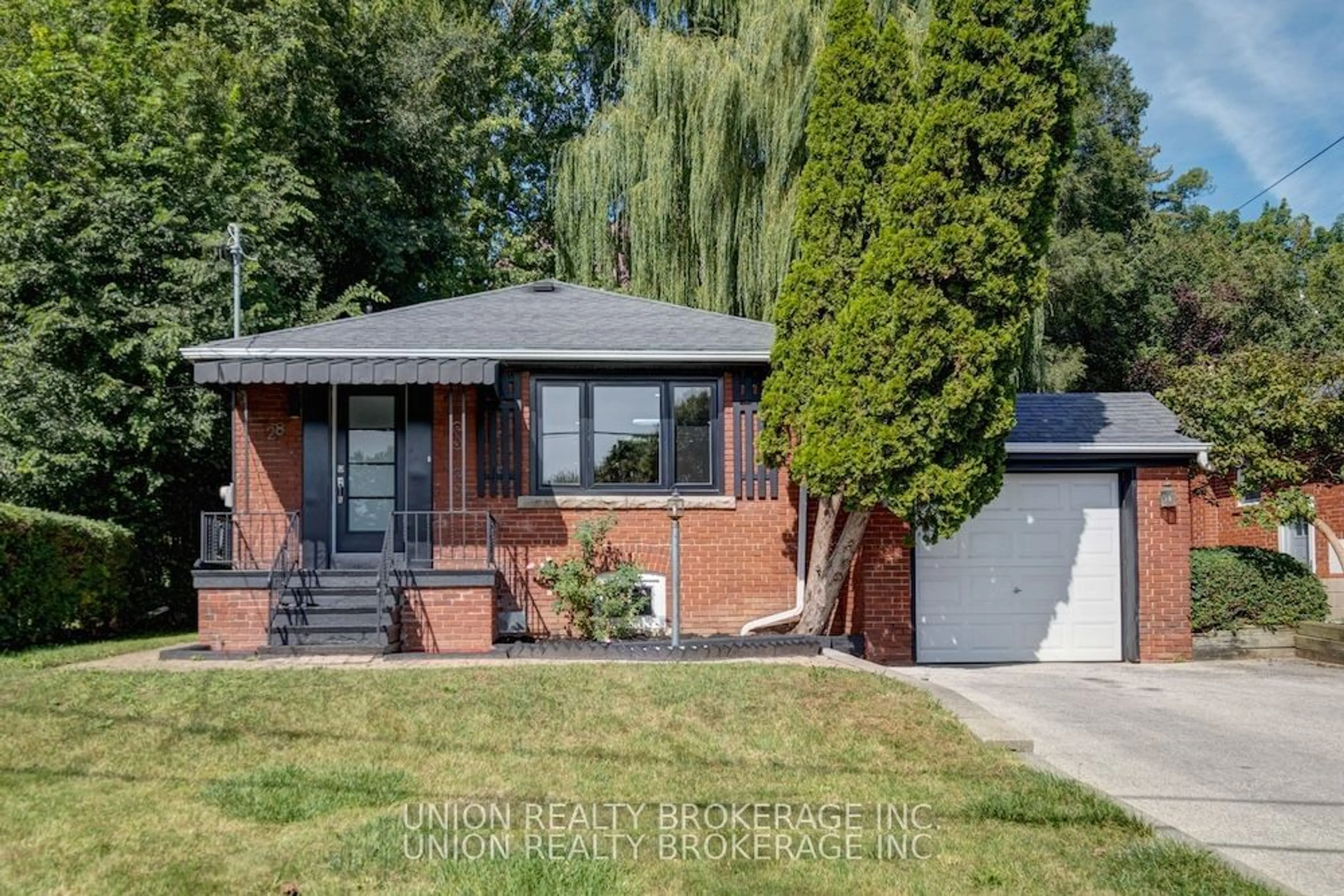 Home with brick exterior material, street for 28 Fishleigh Dr, Toronto Ontario M1N 1G9