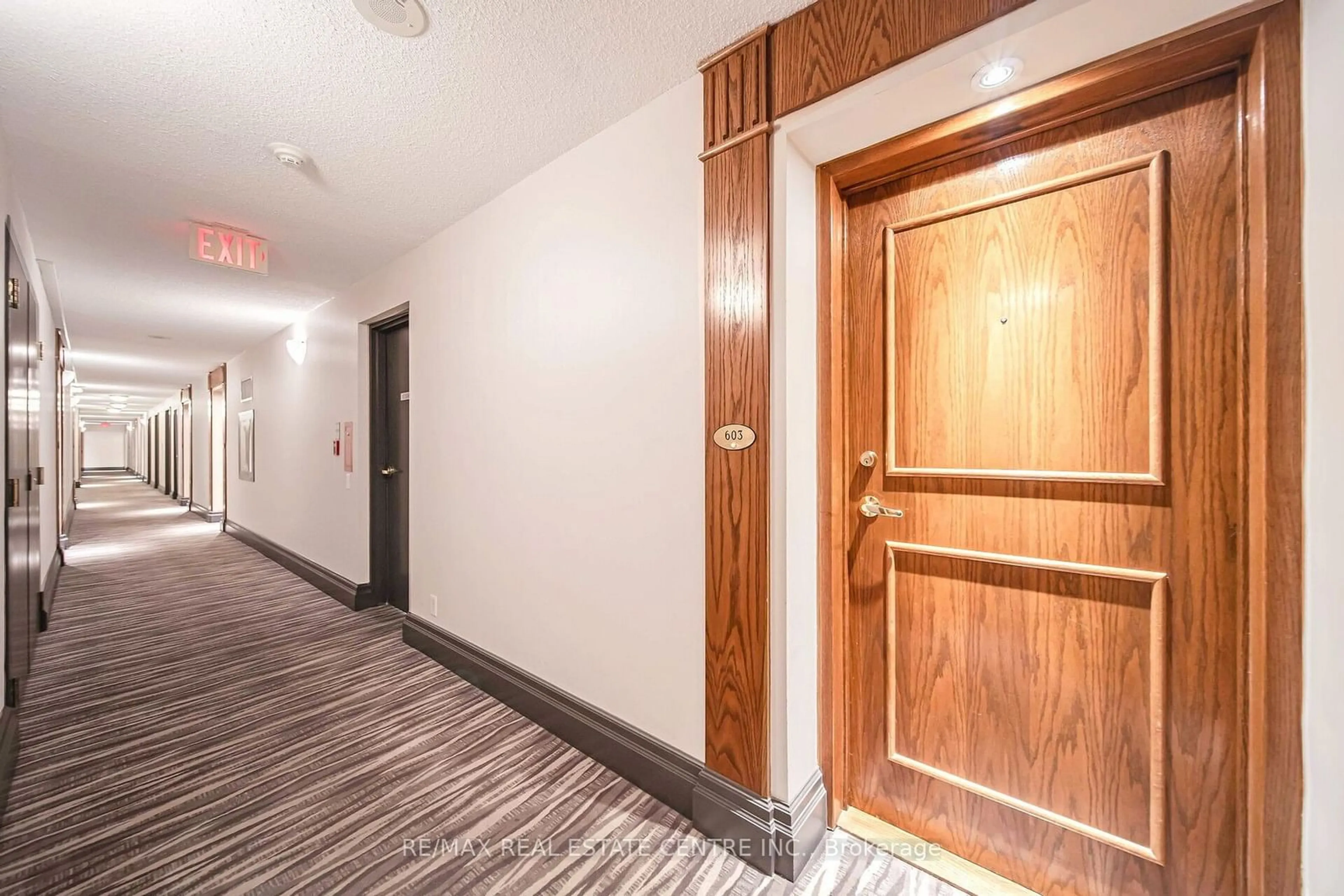 Indoor foyer for 11 Lee Centre Dr #603, Toronto Ontario M1H 3J5