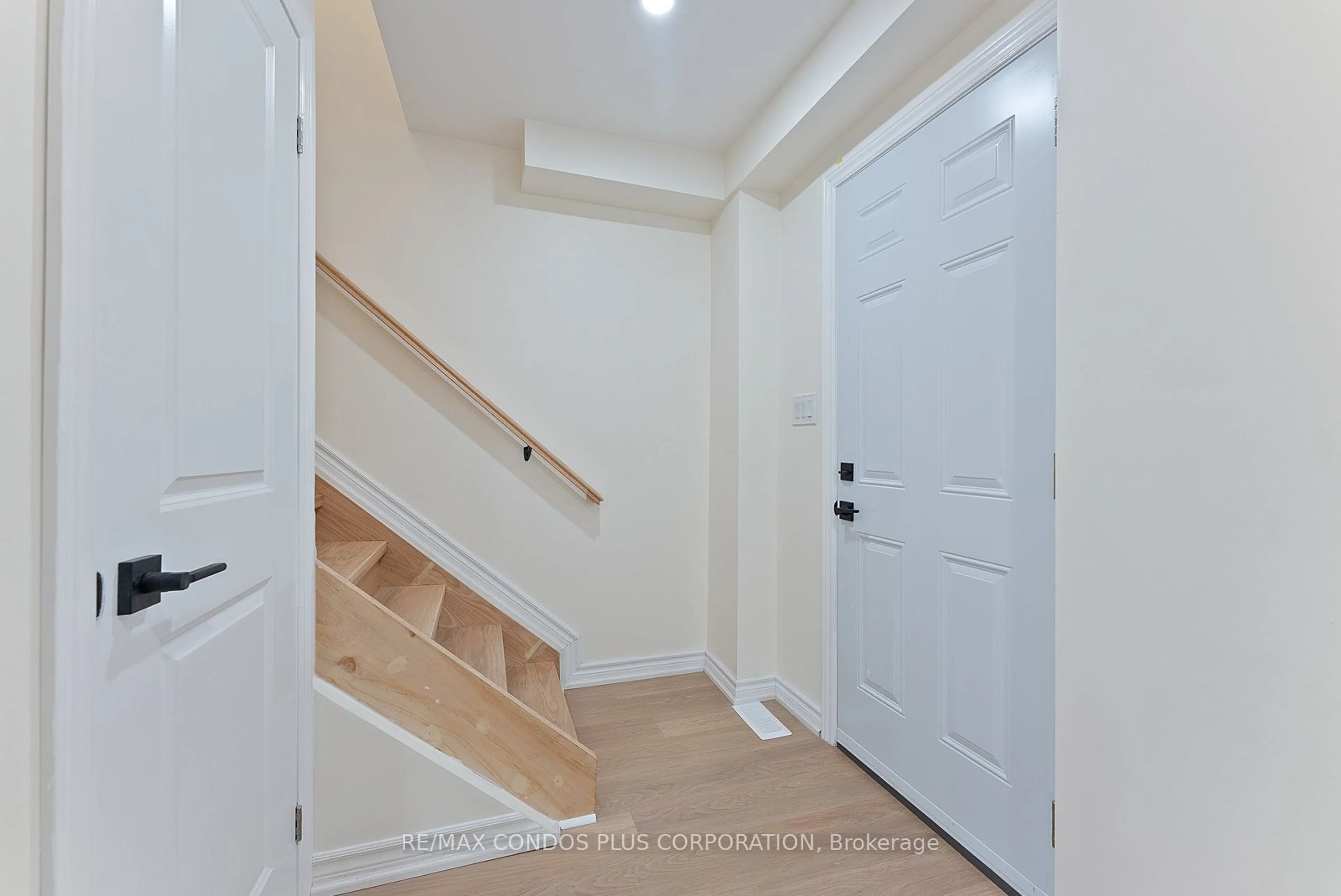 Indoor entryway for 353 Victoria Park Ave, Toronto Ontario M4E 3S9