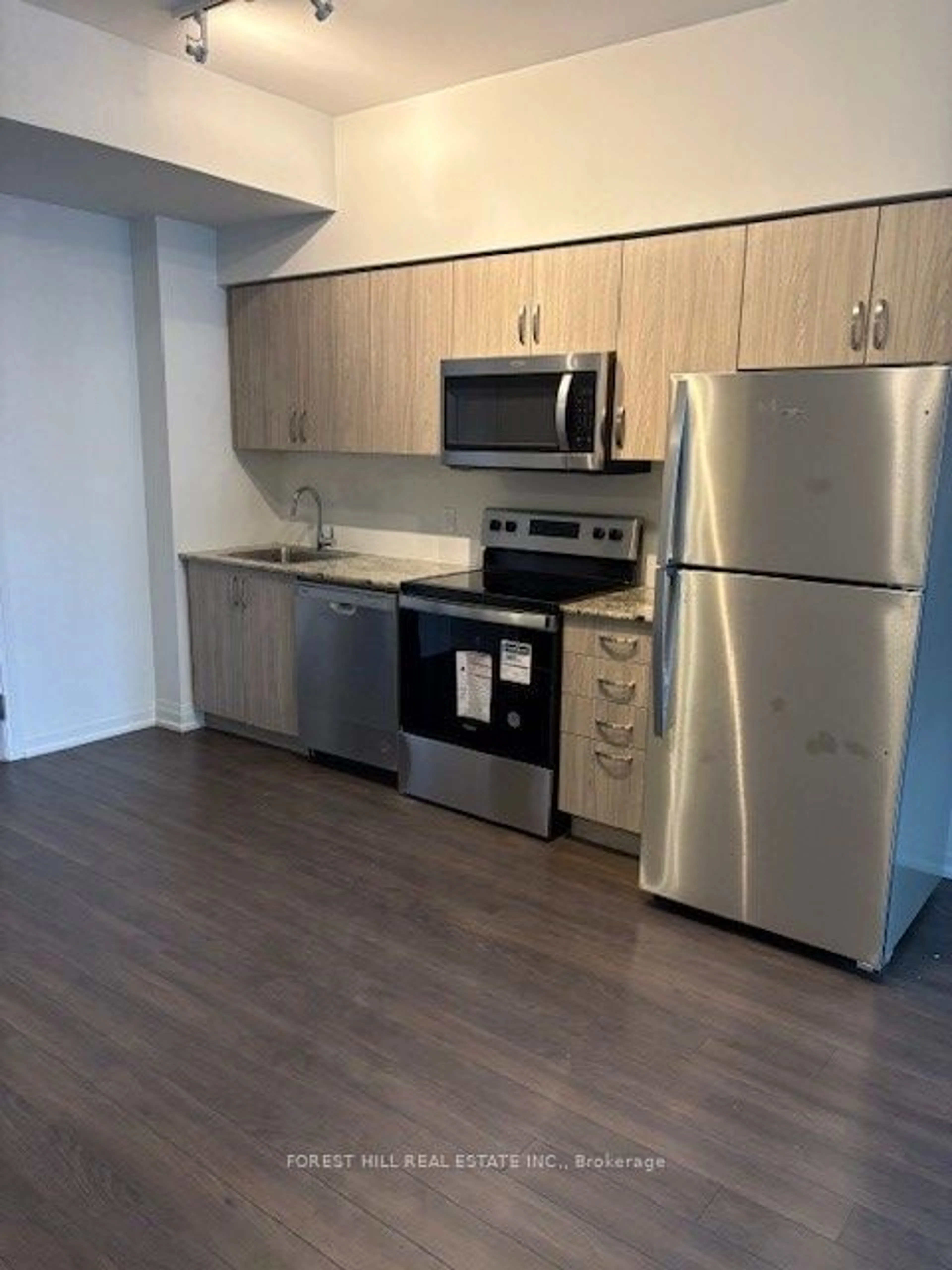 Standard kitchen, wood/laminate floor for 10 Meadowglen Pl #313, Toronto Ontario M1G 0A8