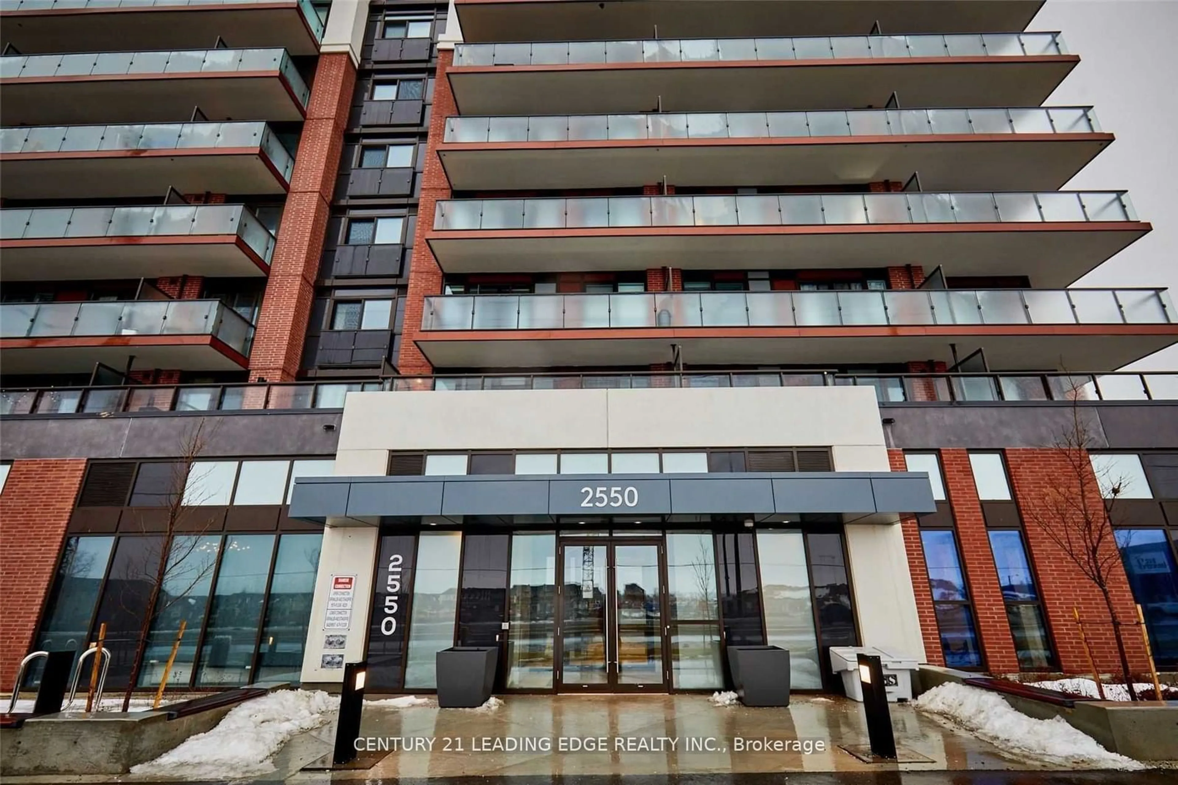 Indoor foyer for 2550 Simcoe St #1911, Oshawa Ontario L0L 1R0