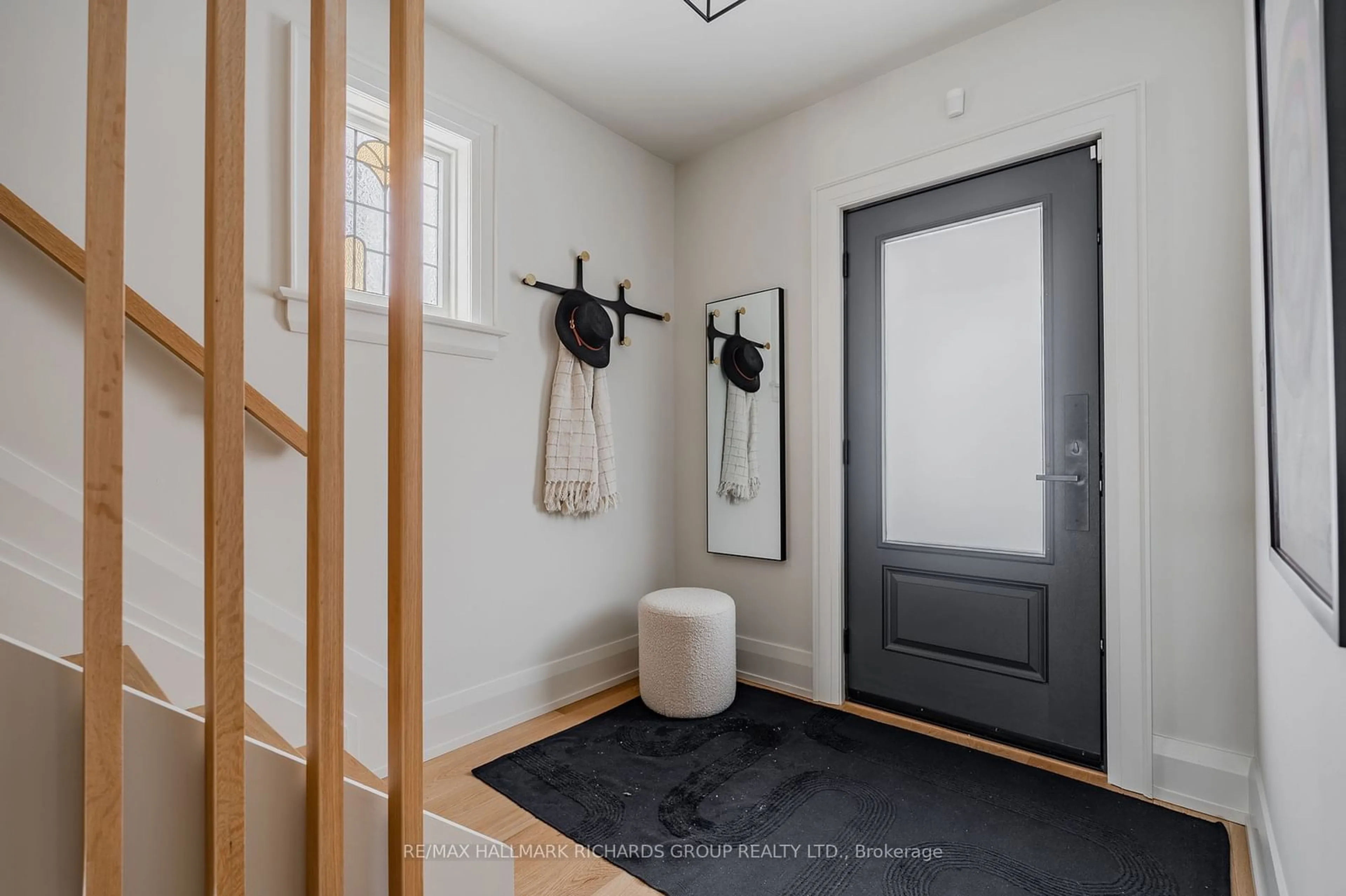 Indoor entryway for 51 Beaufort Rd, Toronto Ontario M4E 1M8