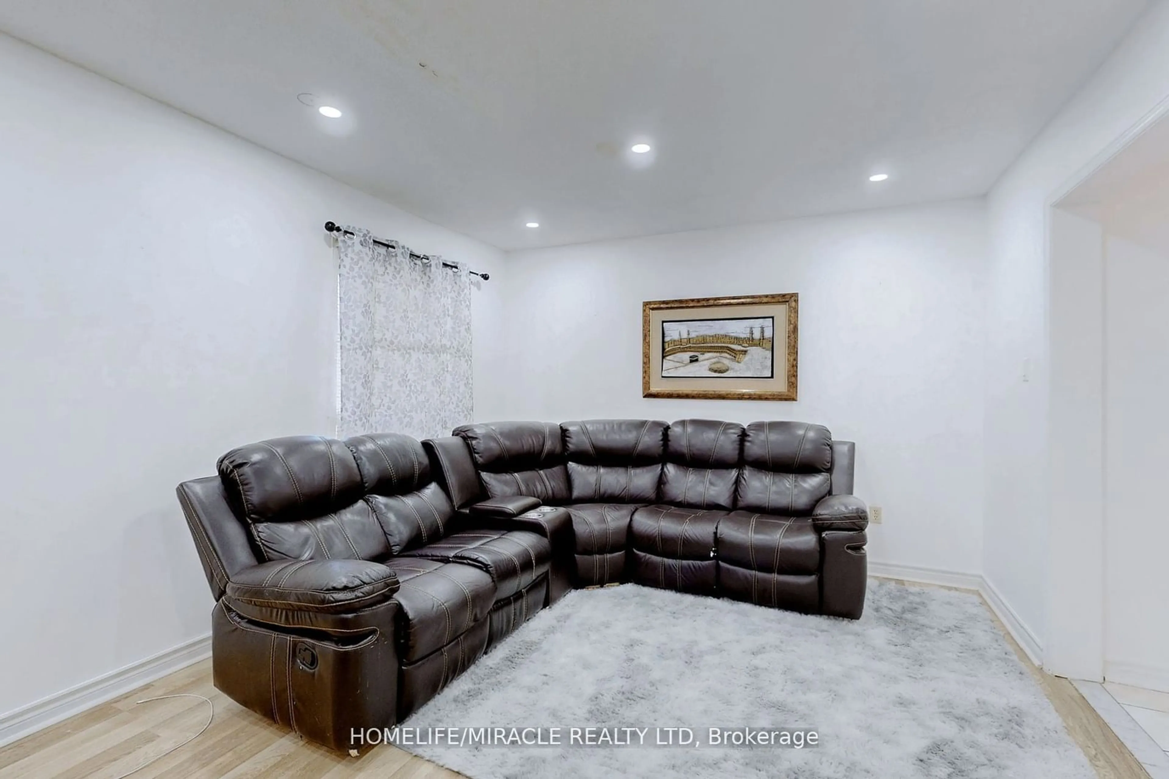 Home theater for 1540 MARSH COURT Dr, Pickering Ontario L1V 6C6