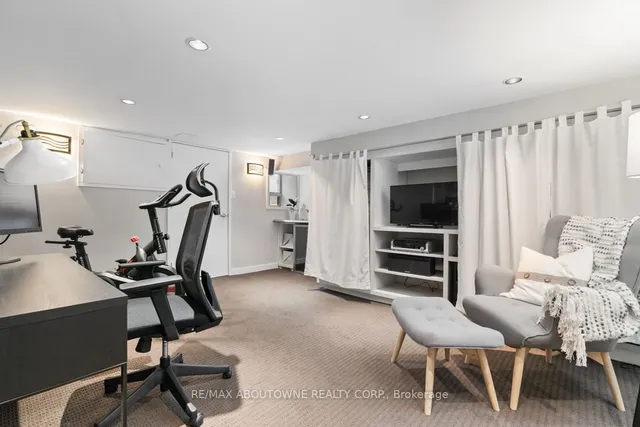 Additional property image - 250 Lee Ave