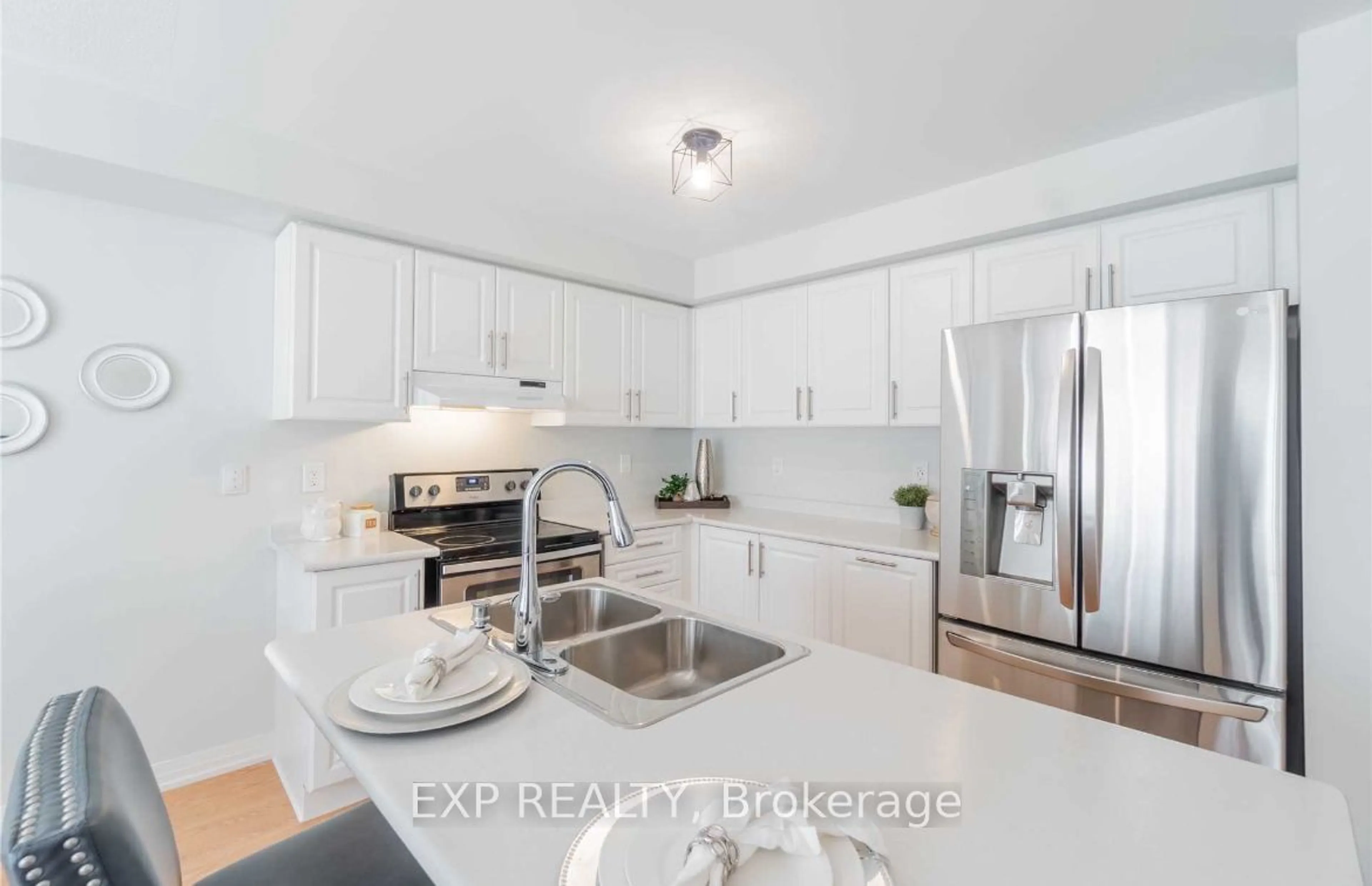 Open concept kitchen, ceramic/tile floor for 33 Queen Alexandra Lane, Clarington Ontario L1C 3K7