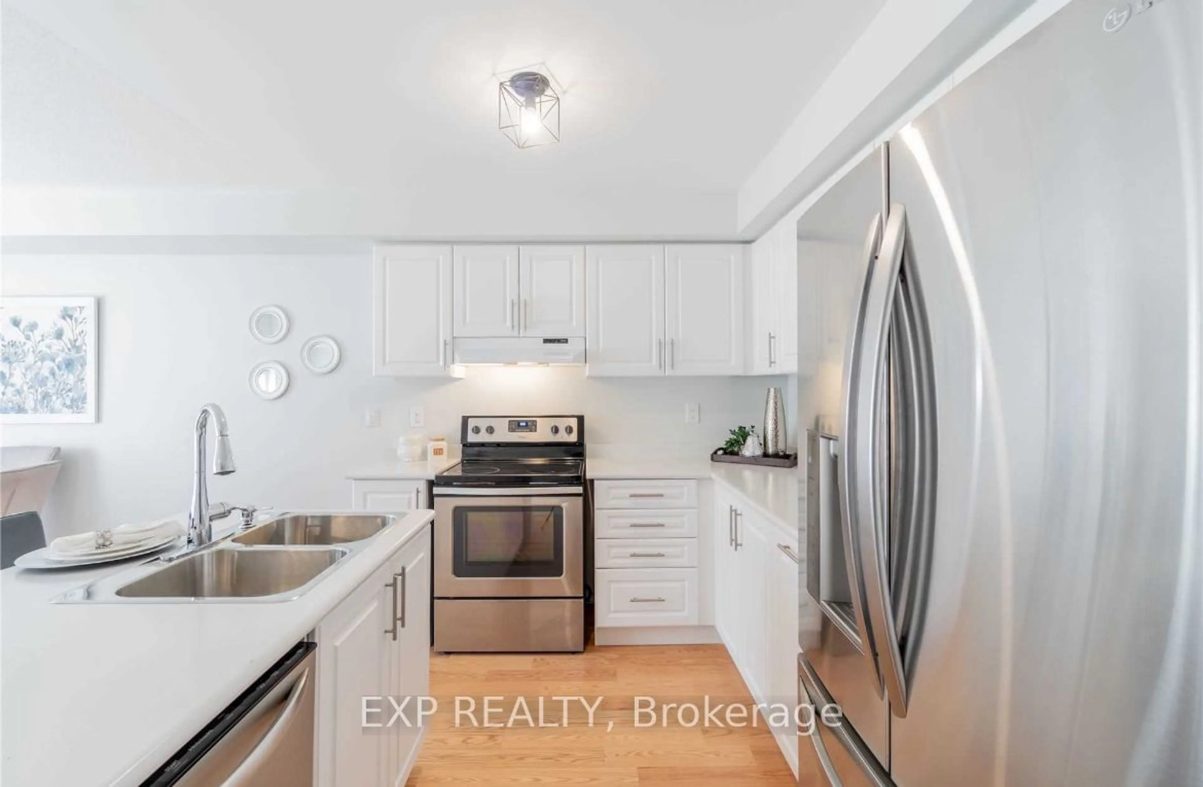 Standard kitchen, unknown for 33 Queen Alexandra Lane, Clarington Ontario L1C 3K7