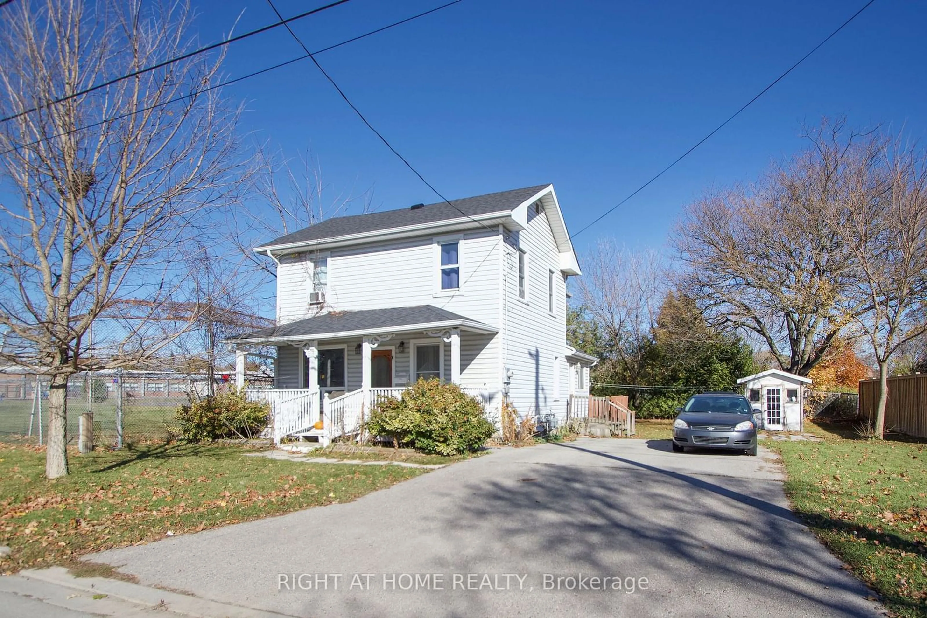 A pic from outside/outdoor area/front of a property/back of a property/a pic from drone, street for 53 Duke St, Clarington Ontario L1C 2V4