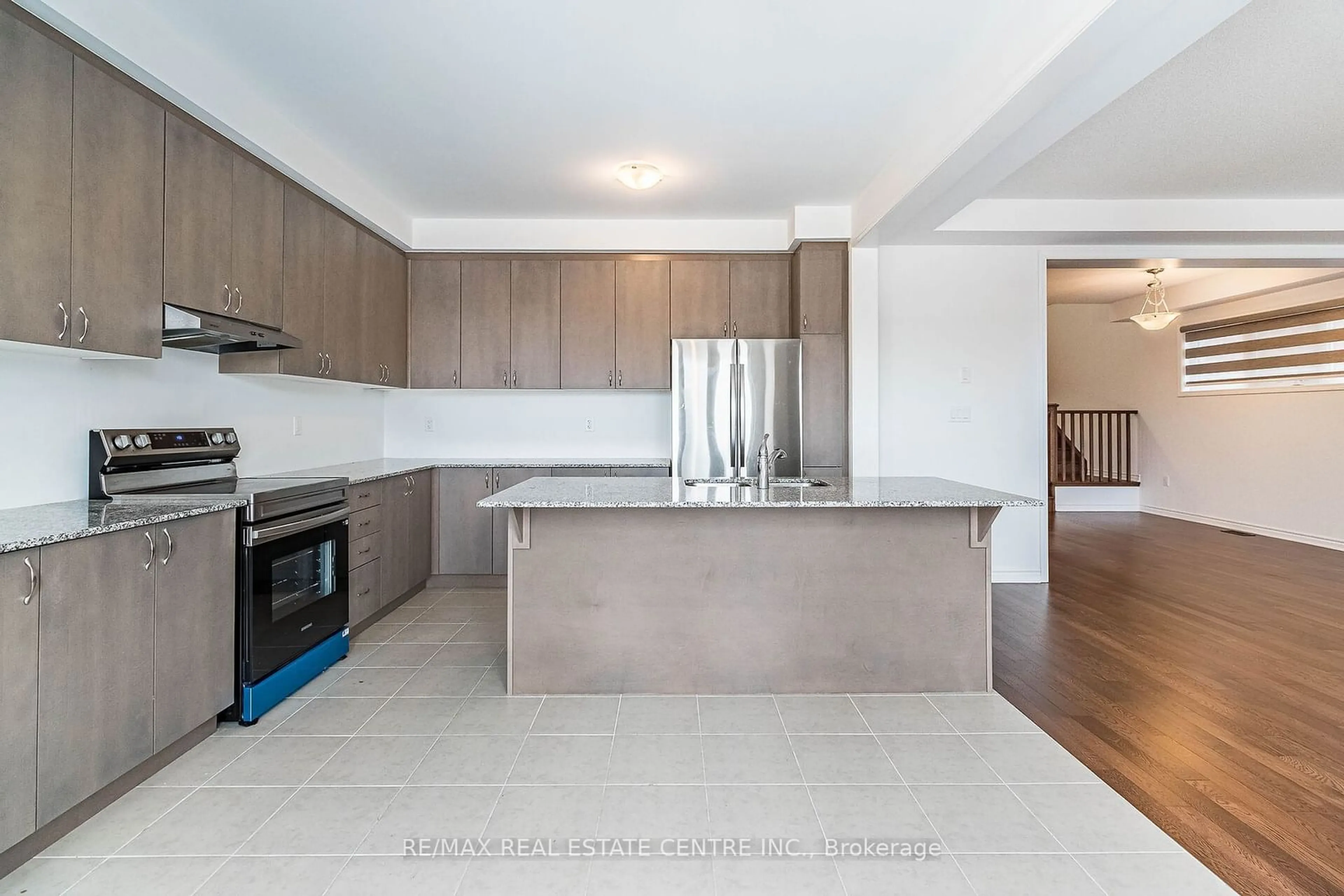 Open concept kitchen, unknown for 1577 Scarlett Tr, Pickering Ontario L0H 1J0