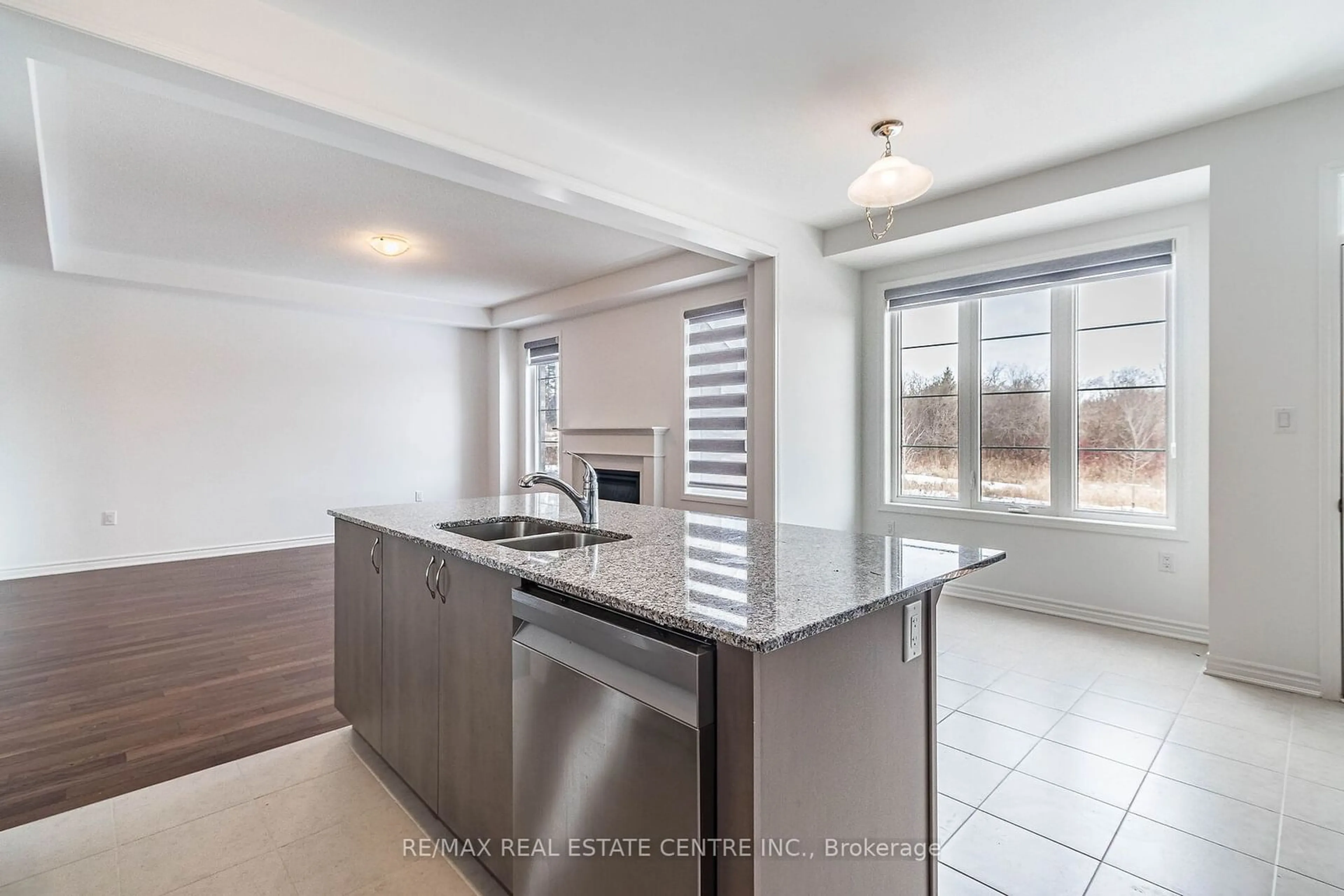 Open concept kitchen, unknown for 1577 Scarlett Tr, Pickering Ontario L0H 1J0