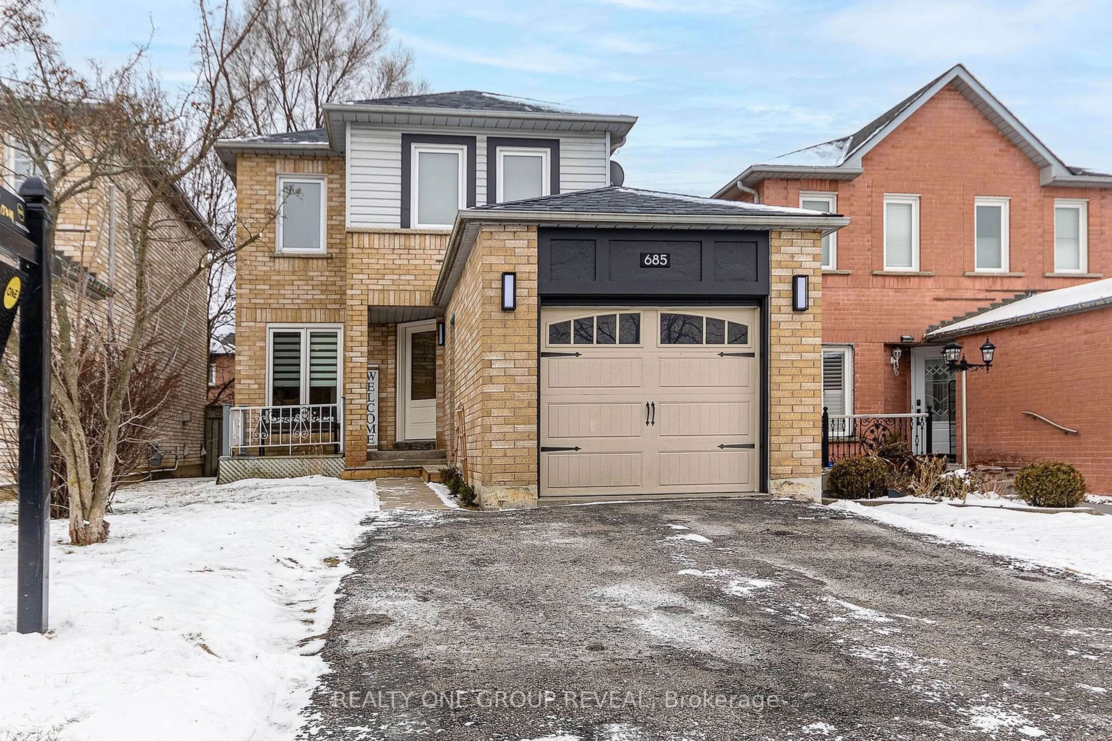 Home with brick exterior material, street for 685 Layton Crt, Pickering Ontario L1W 3W5