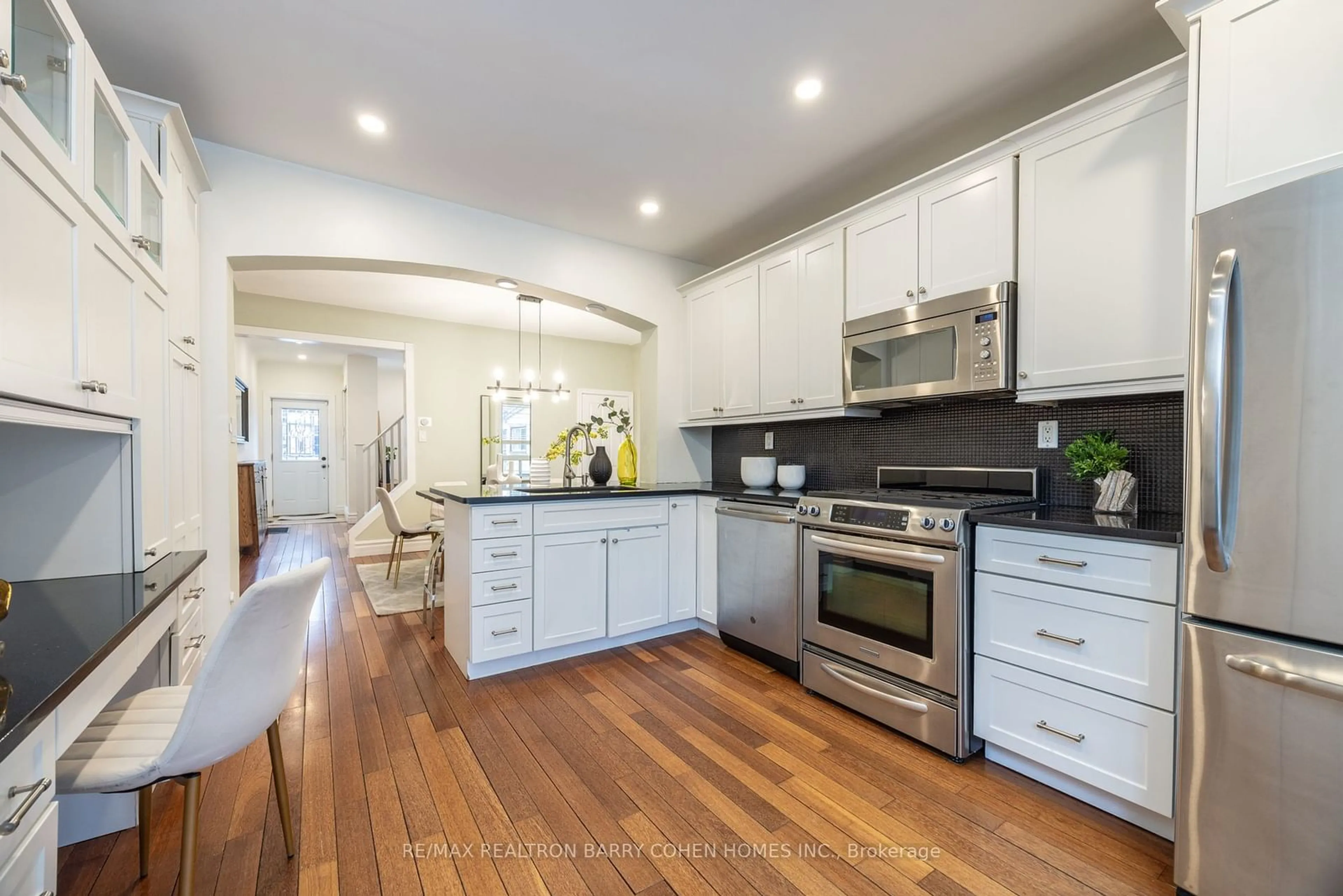 Open concept kitchen, unknown for 292 Bain Ave, Toronto Ontario M4J 1B8