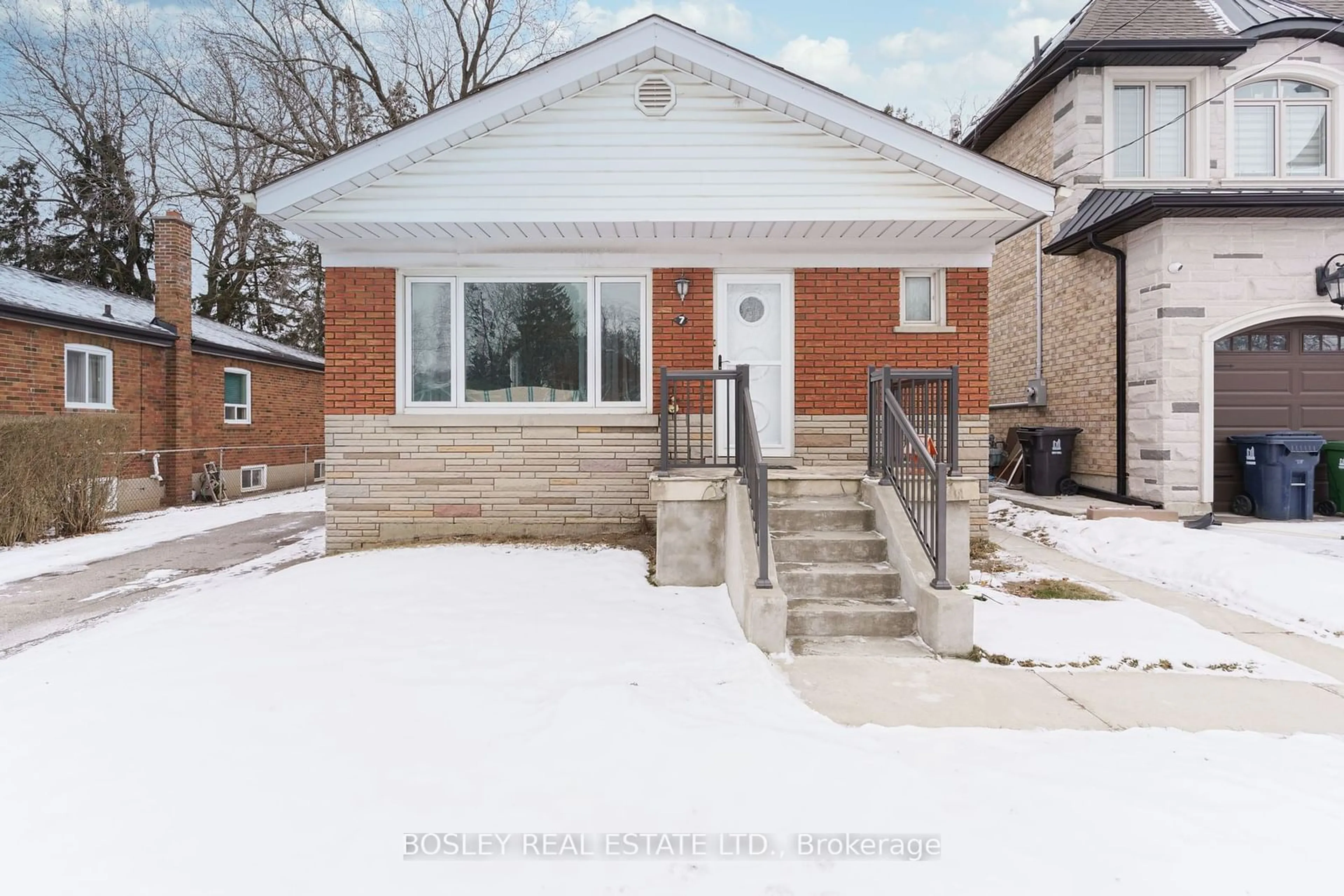 Home with brick exterior material, street for 7 Scranton Rd, Toronto Ontario M1G 1W8