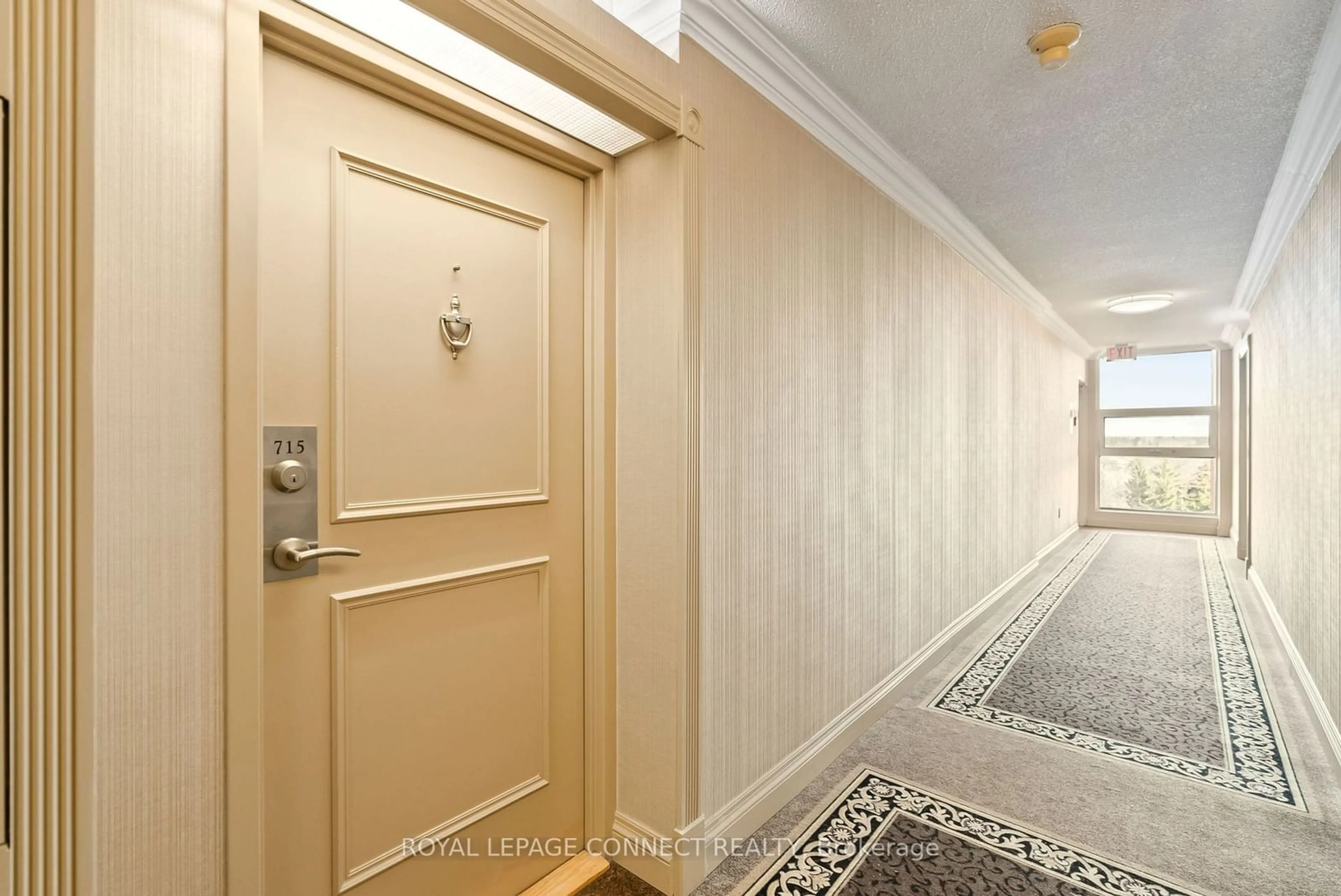 Indoor foyer for 20 Dean Park Rd #715, Toronto Ontario M1B 3G9