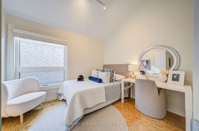 Additional property image - 17 Frankdale Ave