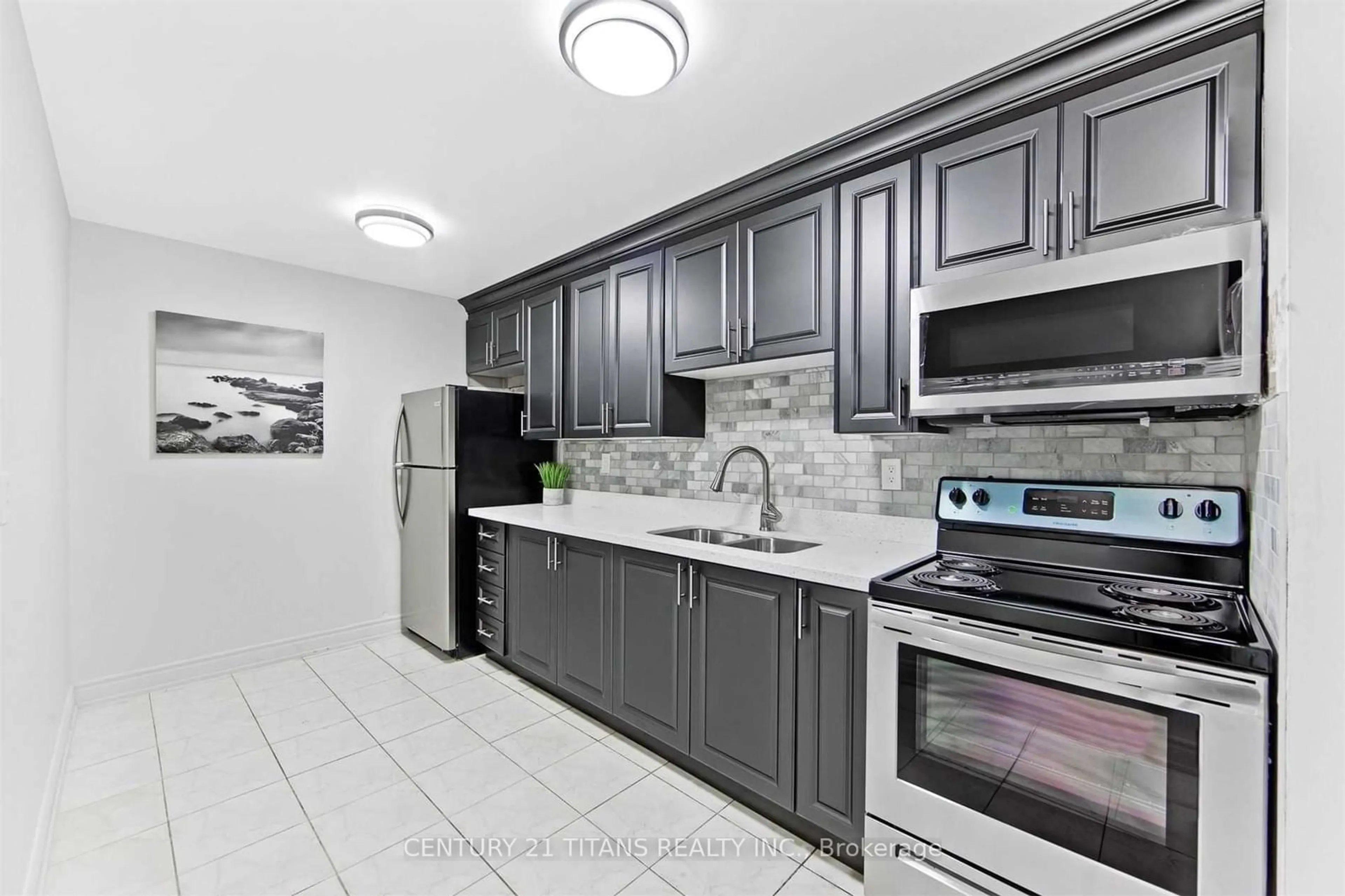 Standard kitchen, ceramic/tile floor for 4064 Lawrence Ave #510, Toronto Ontario M1E 4V6