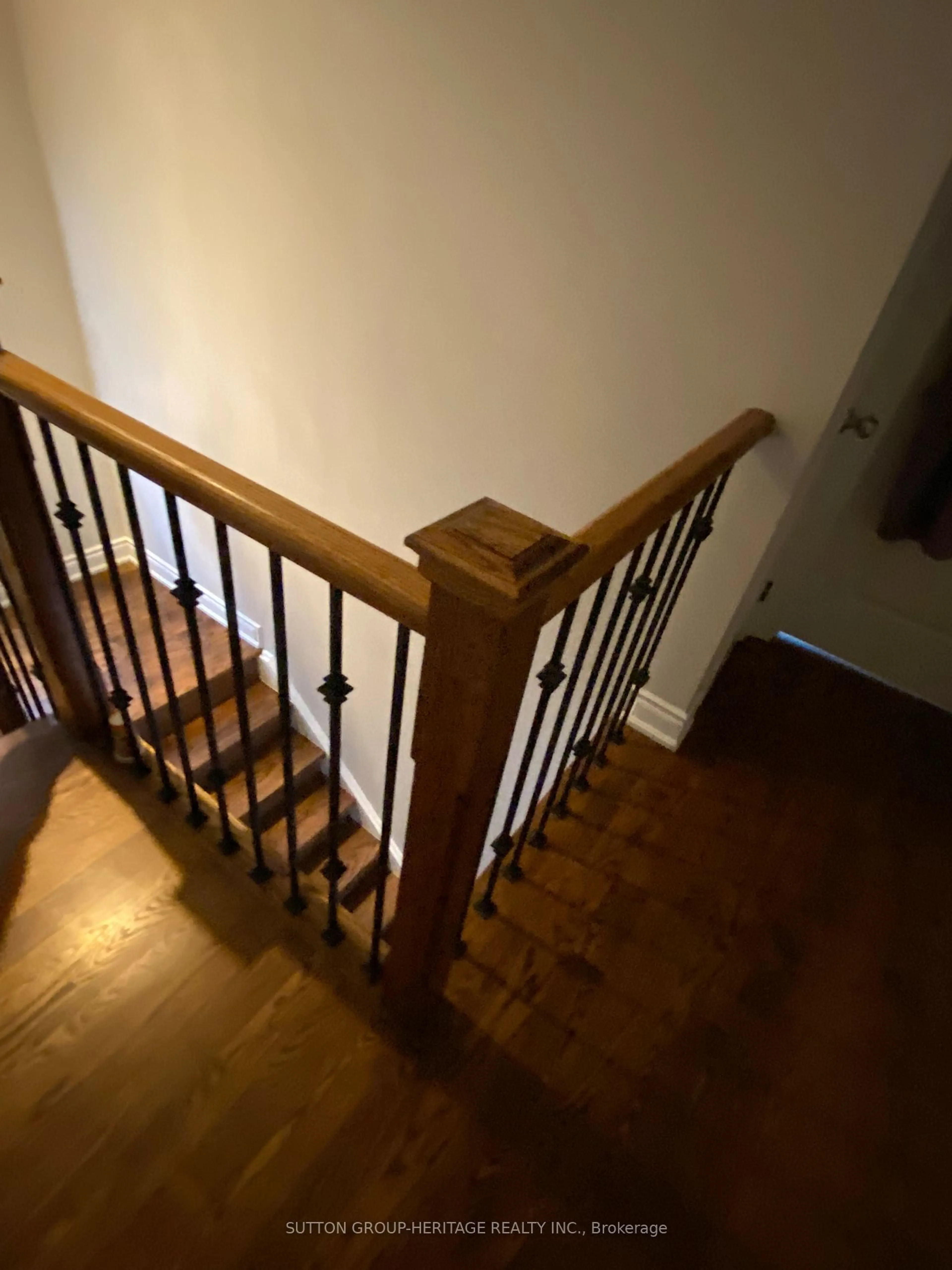 Stairs for 52 Wessex Dr, Whitby Ontario L1M 2C3