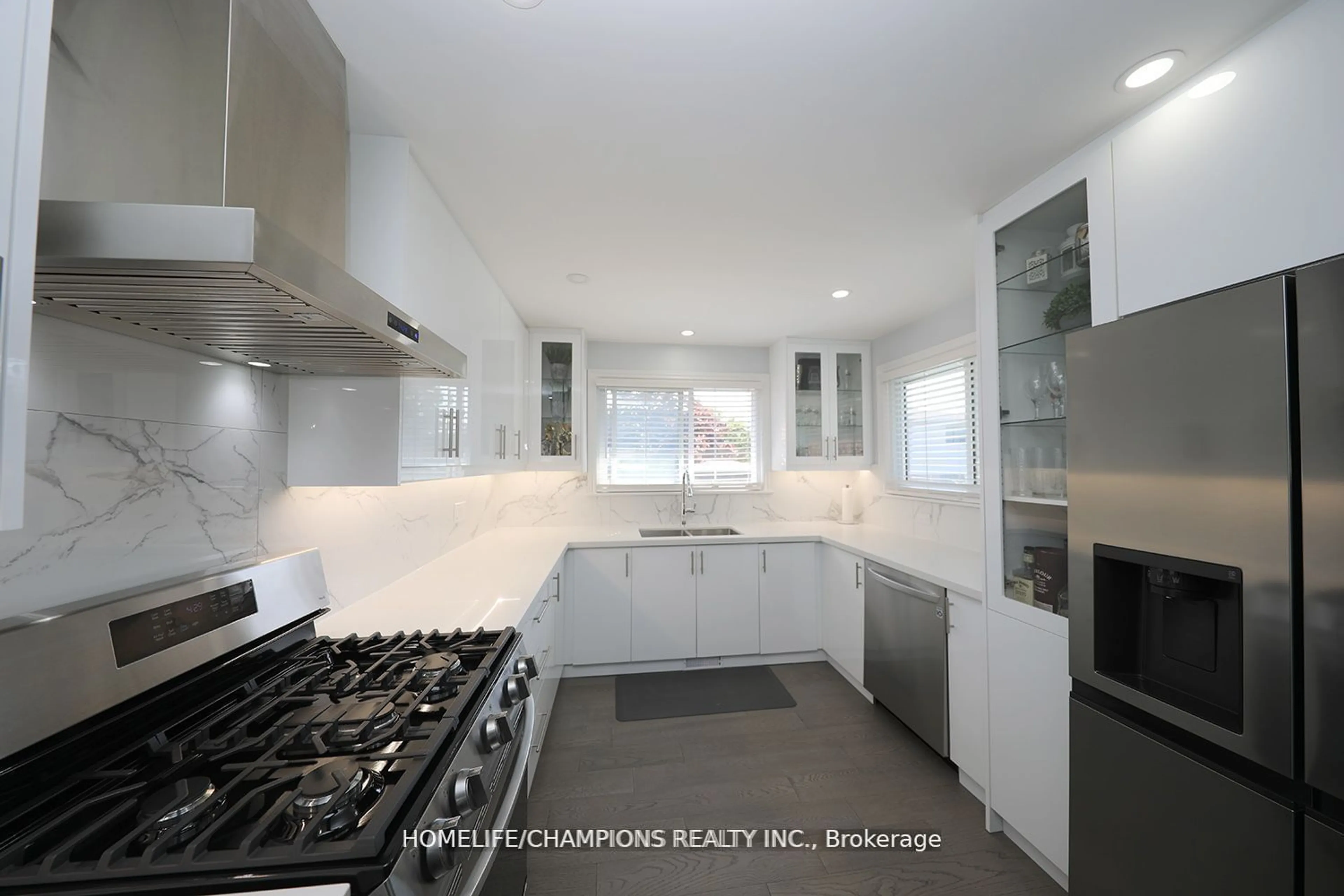 Contemporary kitchen, ceramic/tile floor for 646 Chancery Crt, Oshawa Ontario L1G 6P8