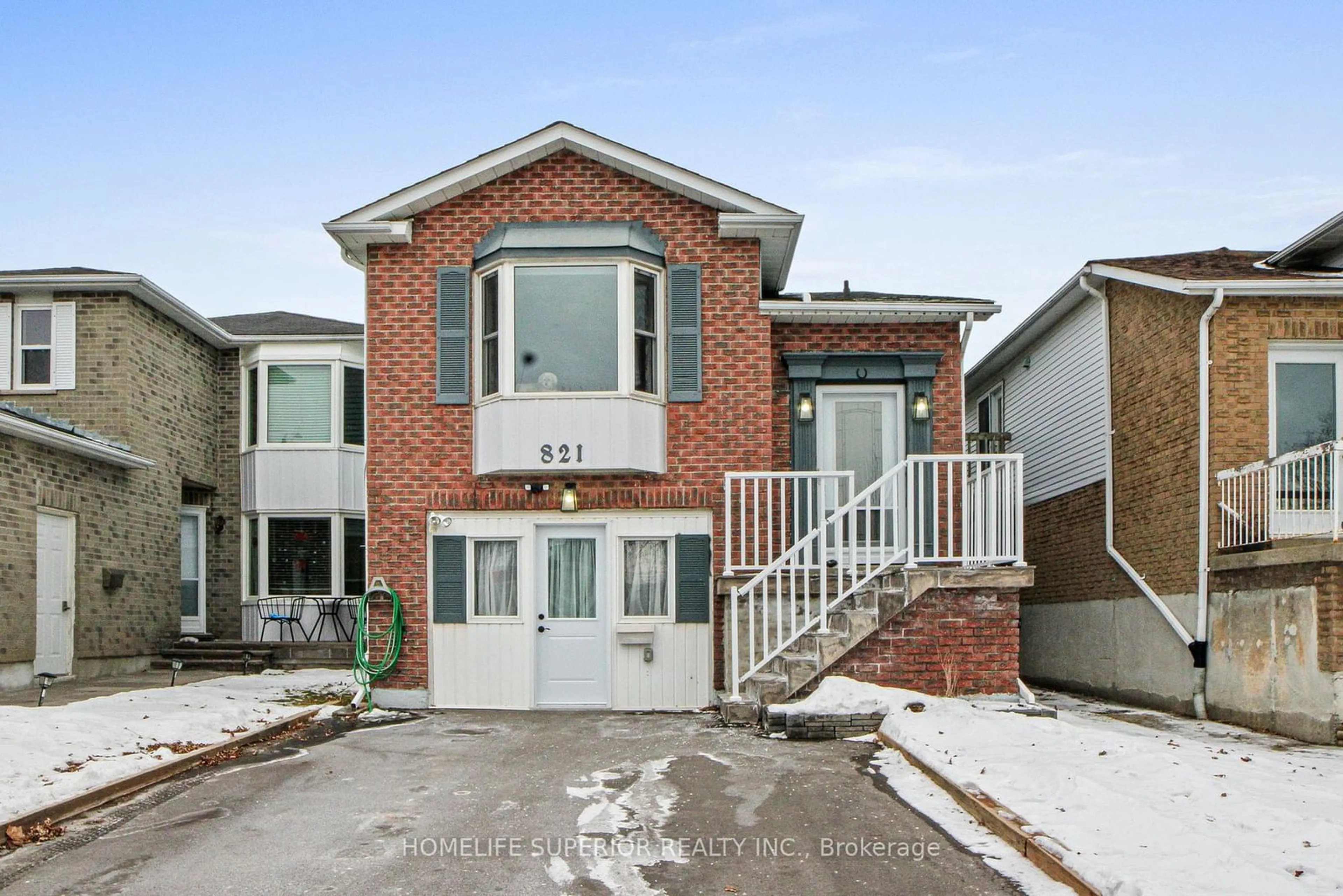 Home with brick exterior material, street for 821 Bennett Crt, Oshawa Ontario L1K 1V3