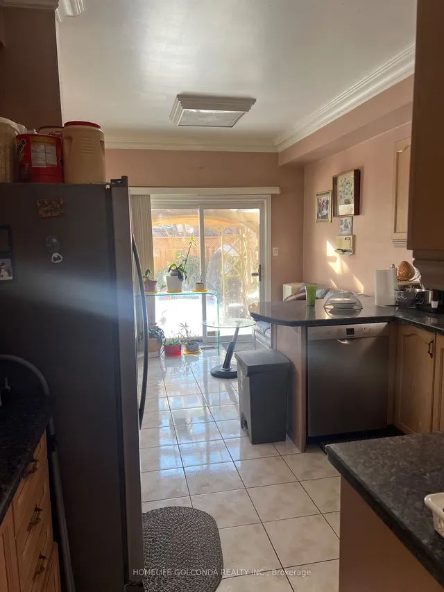 Additional property image - 100 Chartway Blvd