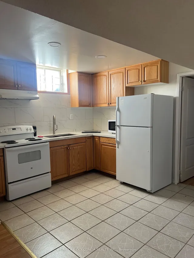 Additional property image - 100 Chartway Blvd