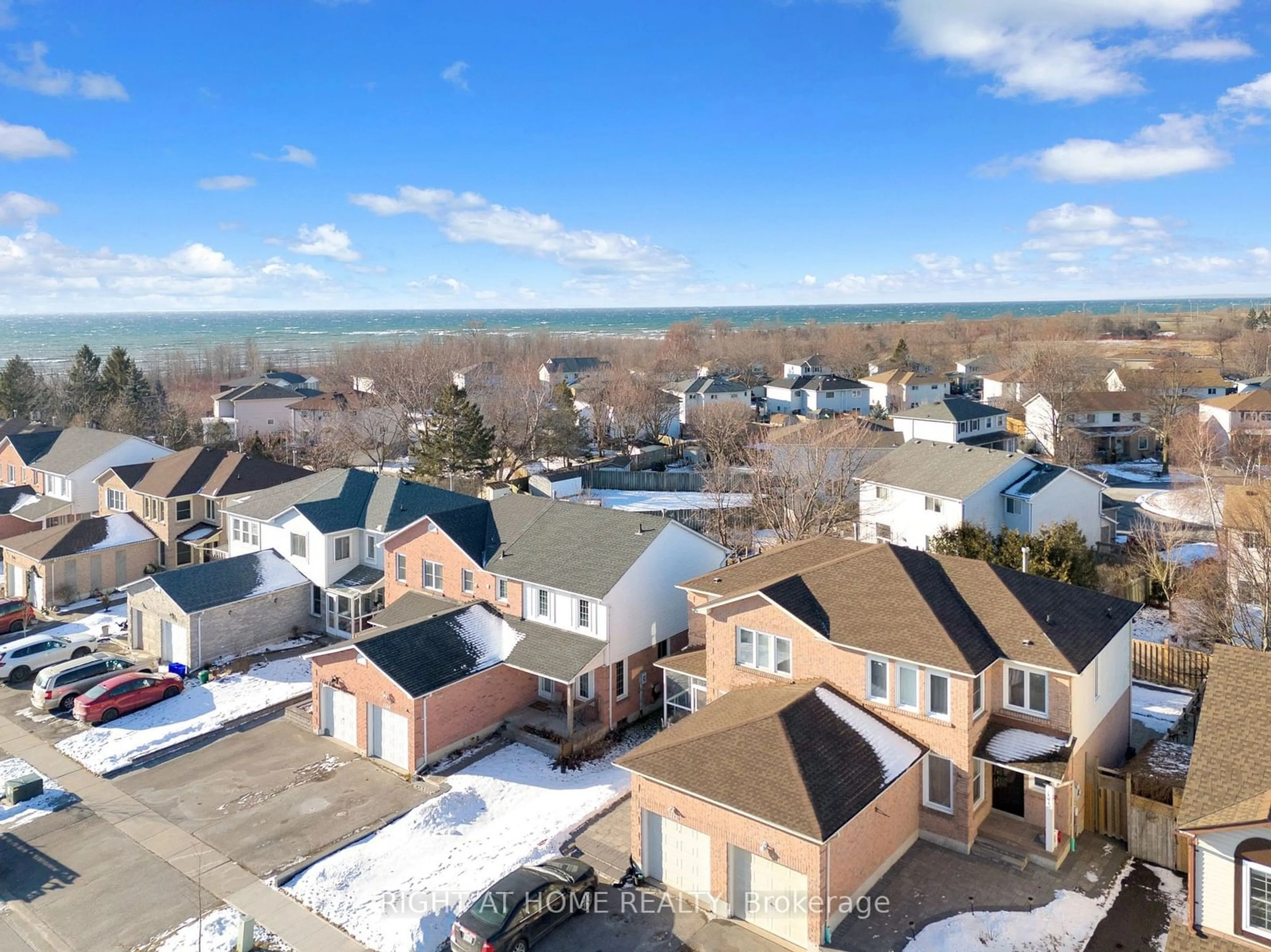 A pic from outside/outdoor area/front of a property/back of a property/a pic from drone, water/lake/river/ocean view for 1569 Connery Cres, Oshawa Ontario L1J 8G3