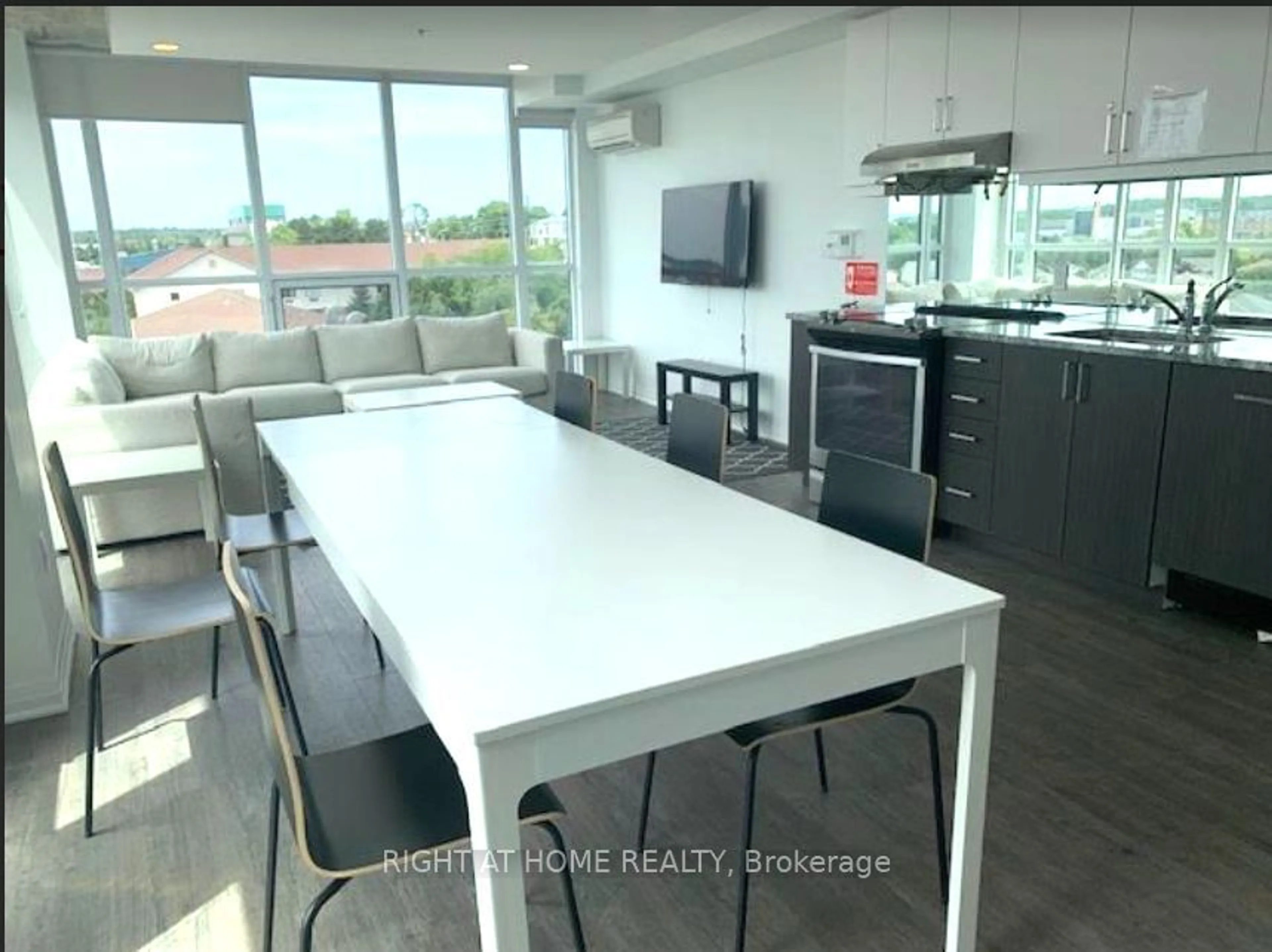 Open concept kitchen, ceramic/tile floor for 1900 Simcoe St #604, Oshawa Ontario L1G 4Y3