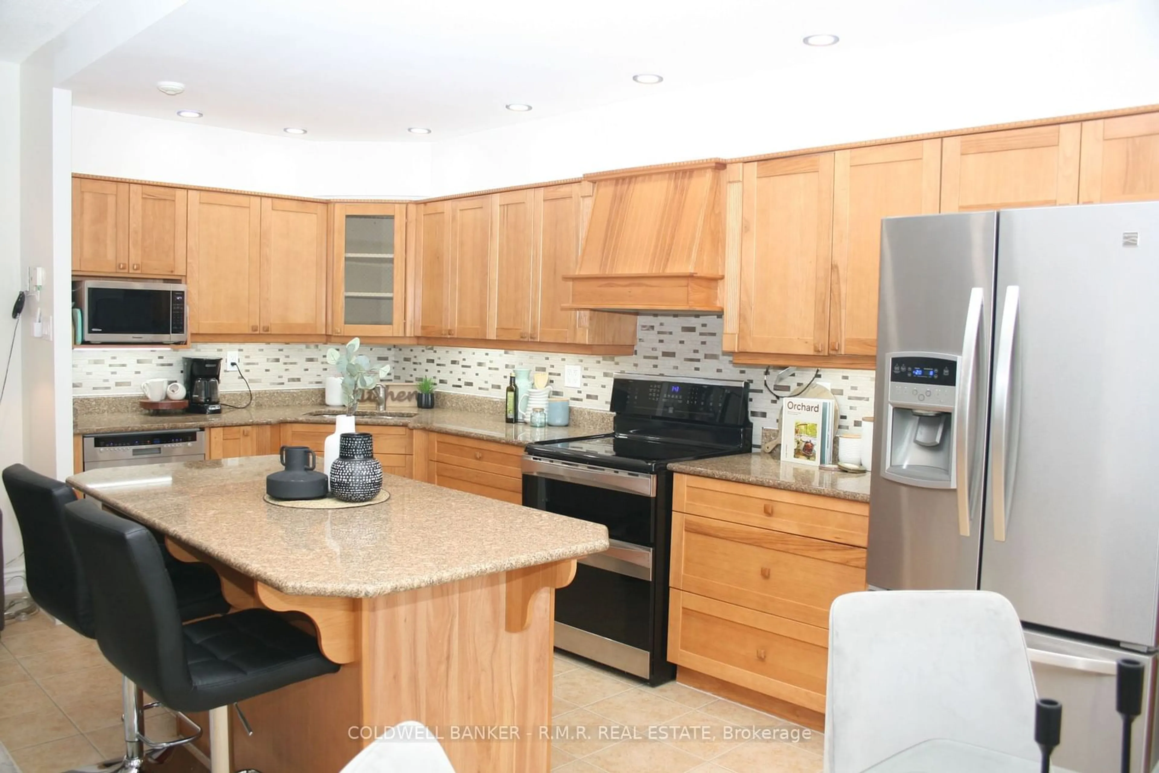 Open concept kitchen, wood/laminate floor for 301 Prudential Dr #1711, Toronto Ontario M1P 4V3