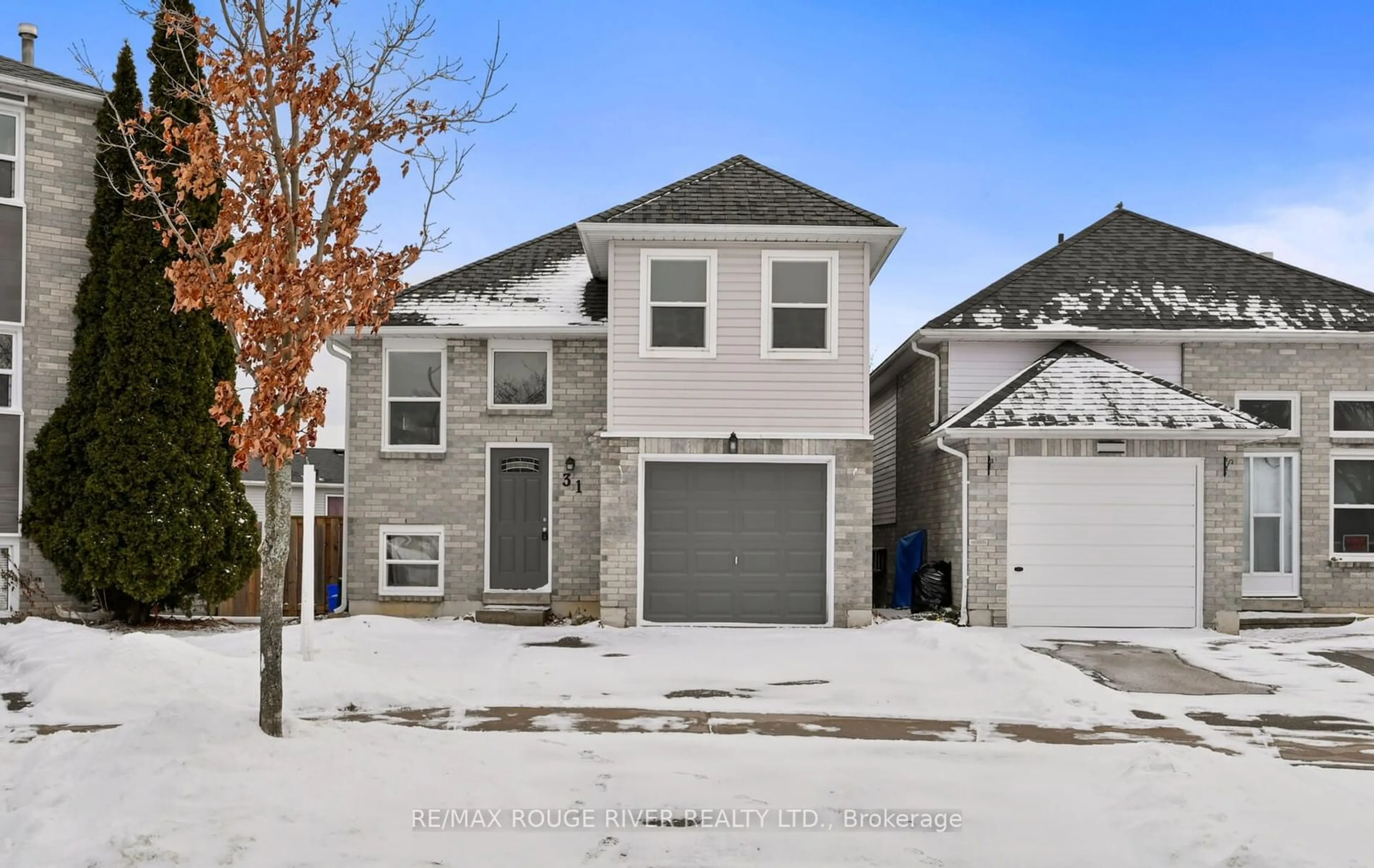 Home with vinyl exterior material, street for 31 Broadlands Cres, Clarington Ontario L1E 1R2