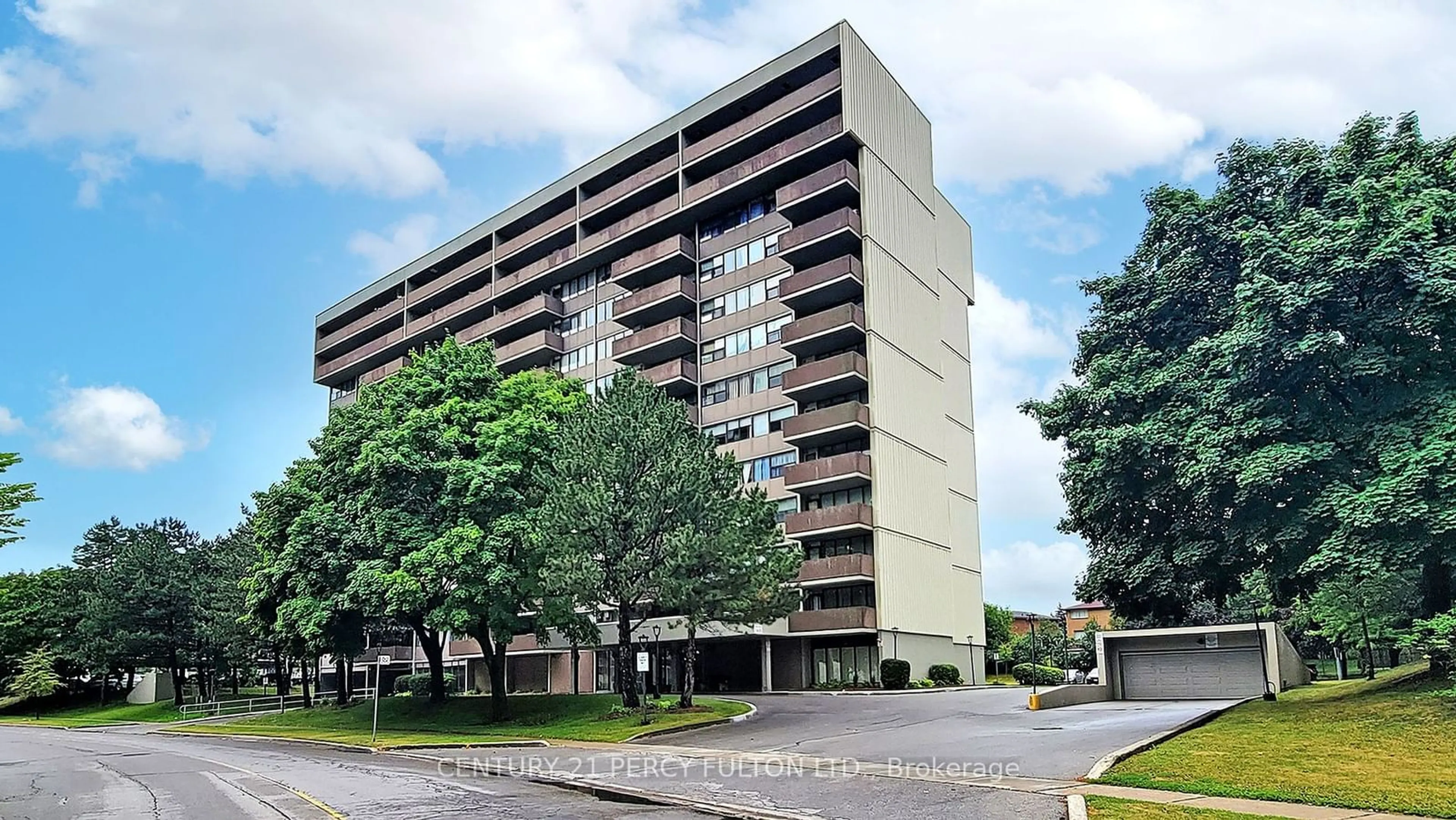 Indoor foyer for 40 Bay Mills Blvd #701, Toronto Ontario M1T 3P5