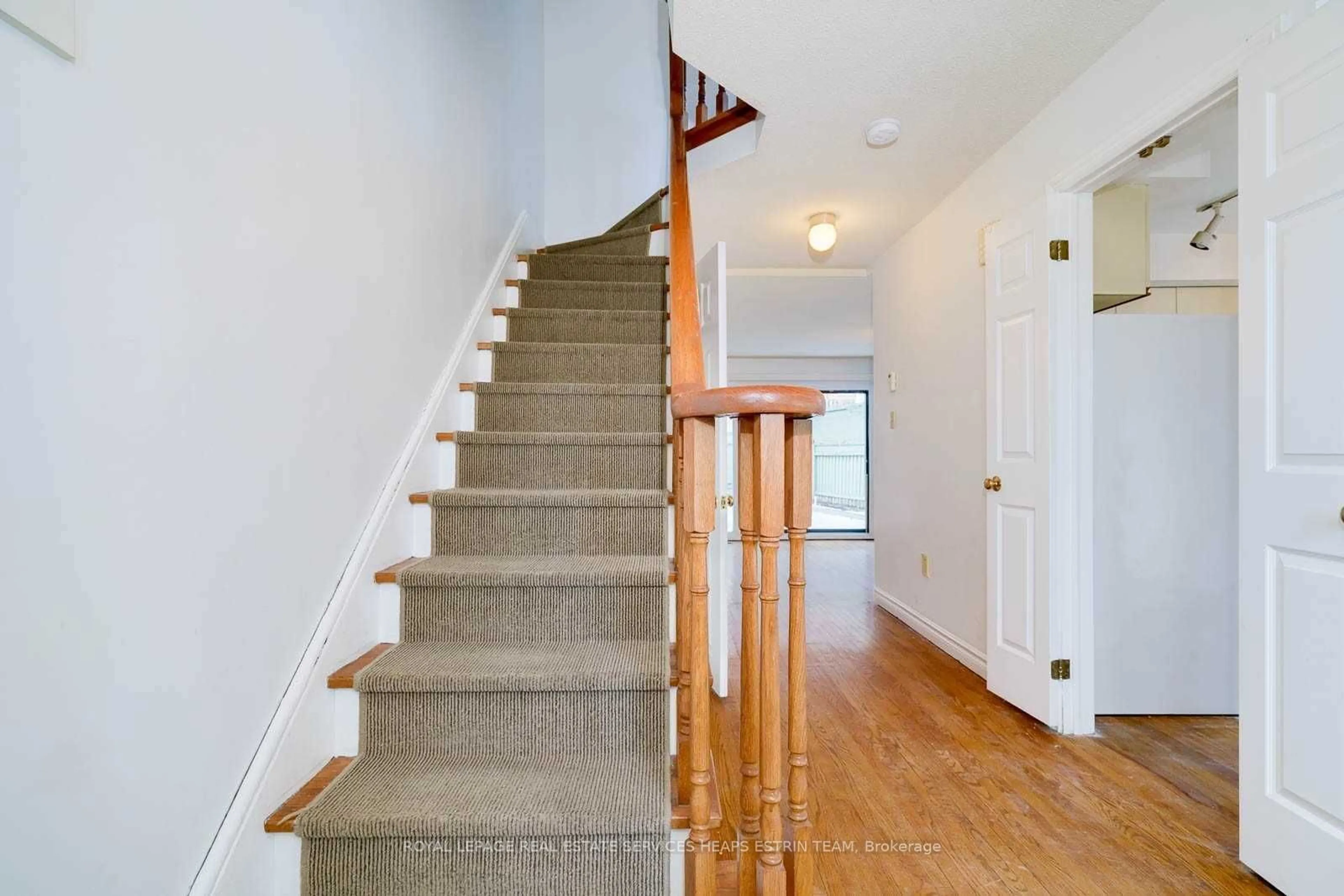 Stairs for 26 Hazel Ave, Toronto Ontario M4E 1C5