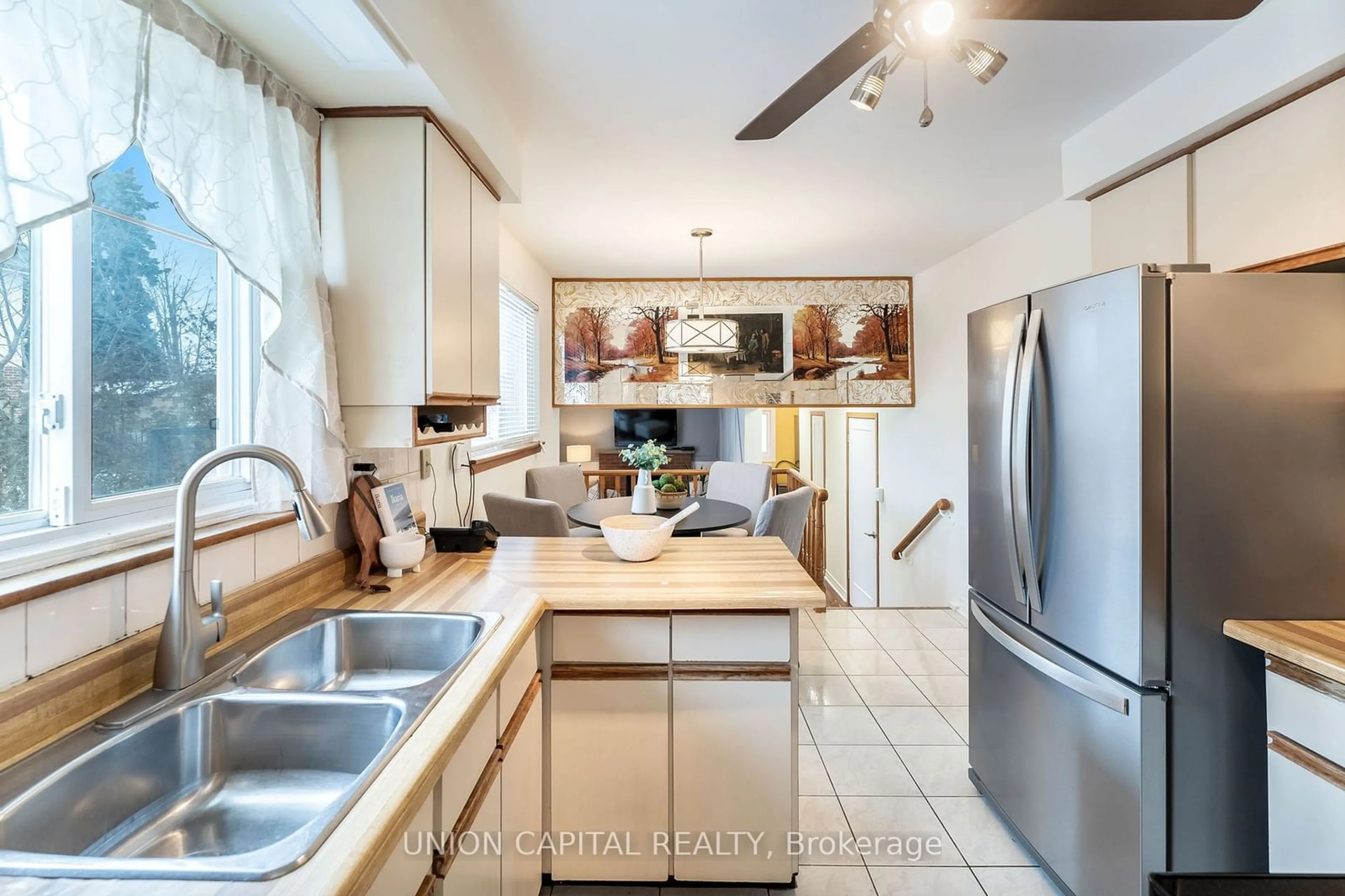 Open concept kitchen, ceramic/tile floor for 16 Wooster Wood, Toronto Ontario M1E 1Y3