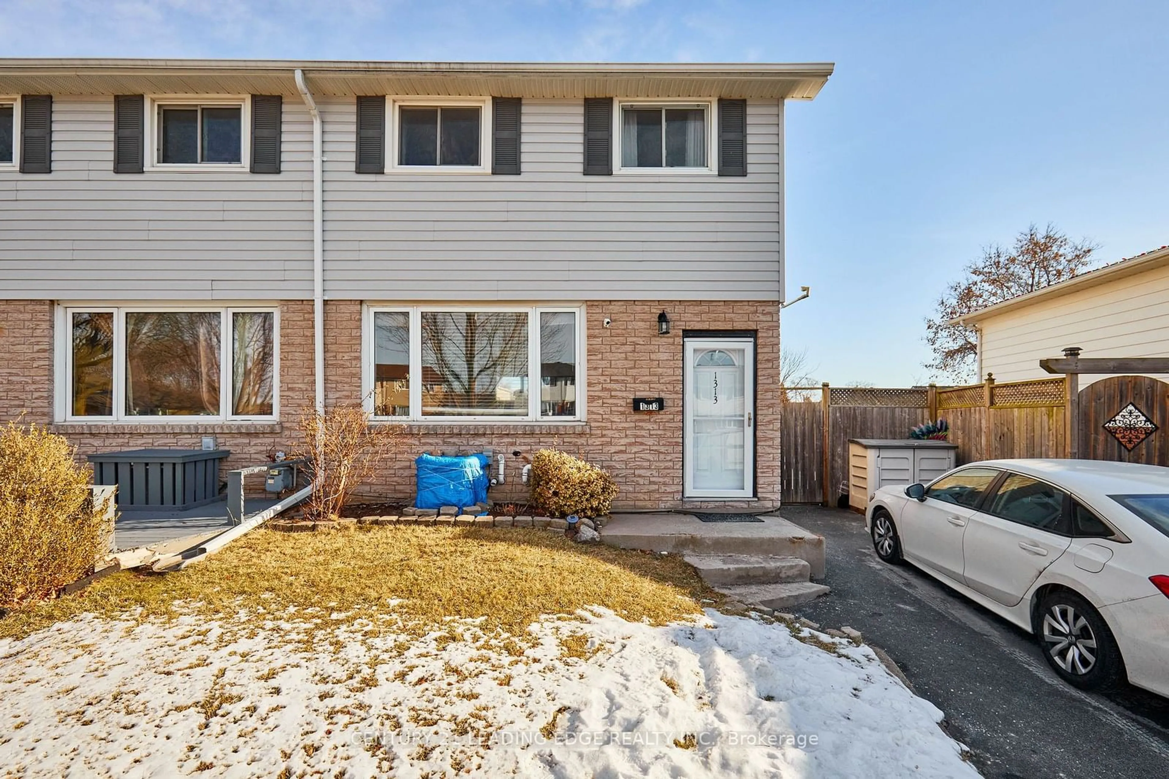 Unknown for 1313 Lakefield Crt, Oshawa Ontario L1J 3Y5