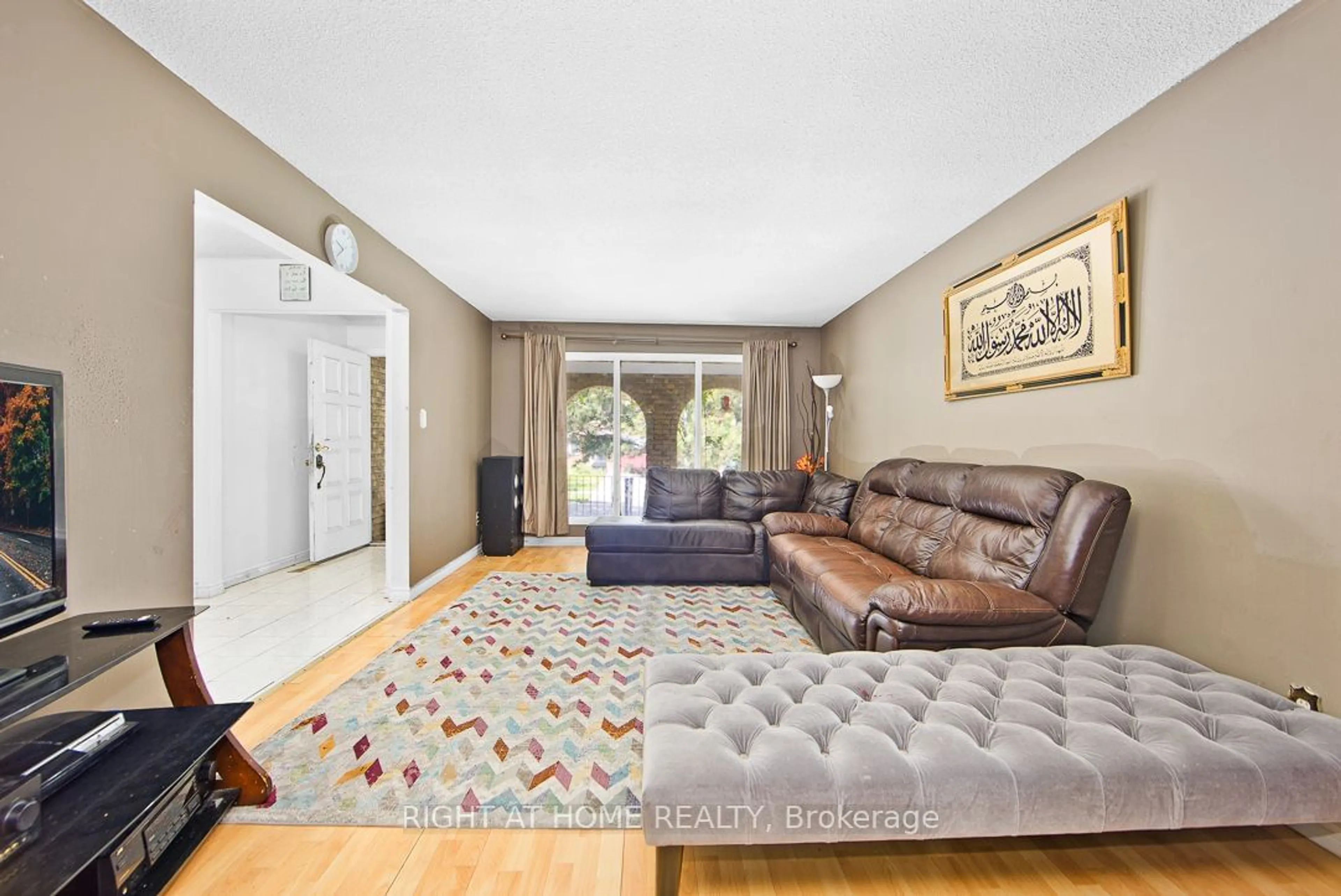 Living room with furniture, unknown for 1870 Rosefield Rd, Pickering Ontario L1V 3H6