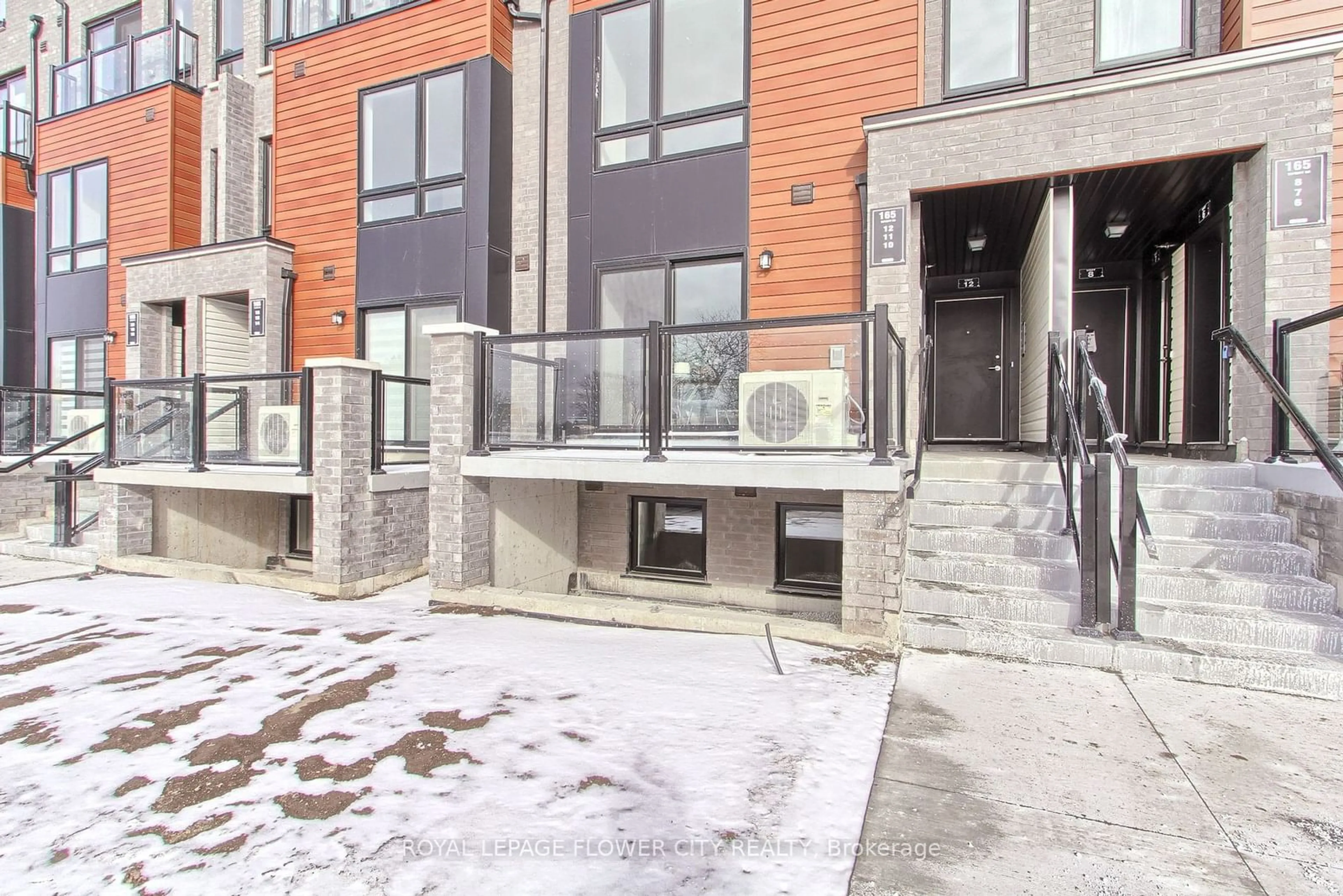 Patio, street for 165 Tapscott Rd #10, Toronto Ontario M1B 0E8