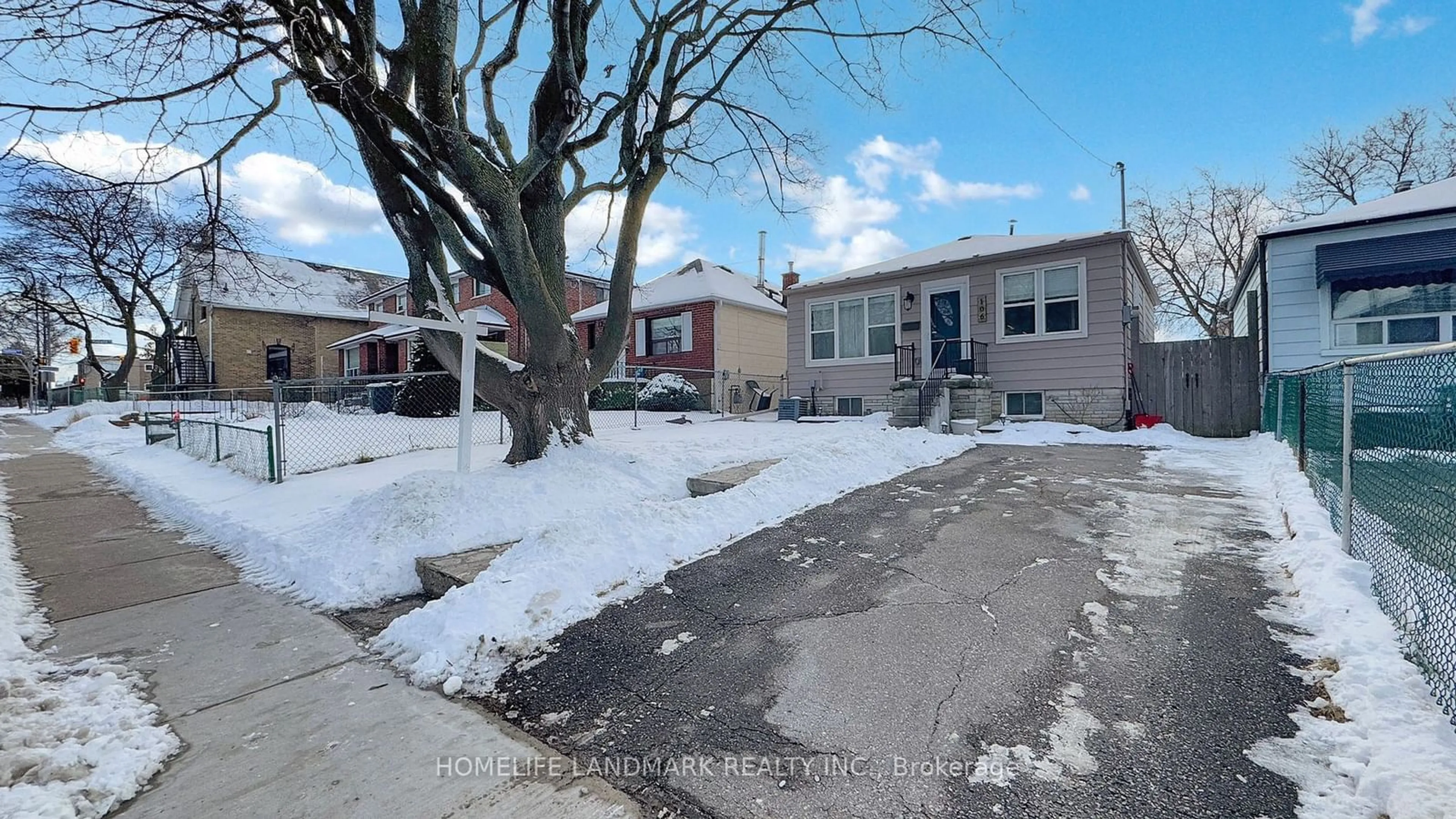 A pic from outside/outdoor area/front of a property/back of a property/a pic from drone, street for 106 Magnolia Ave, Toronto Ontario M1K 3K6