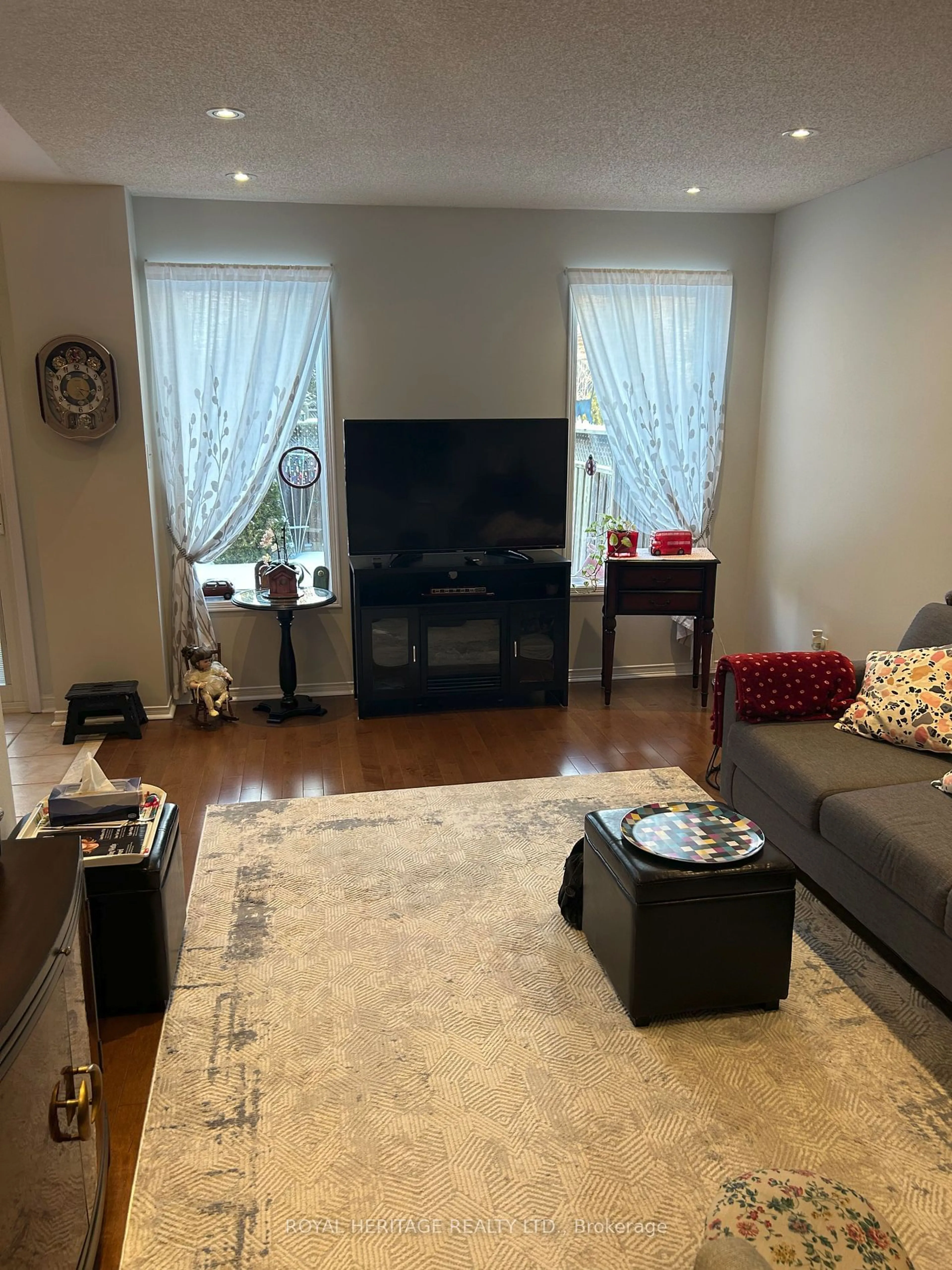 Living room with furniture, unknown for 152 STOKELY Cres, Whitby Ontario L1N 9S9