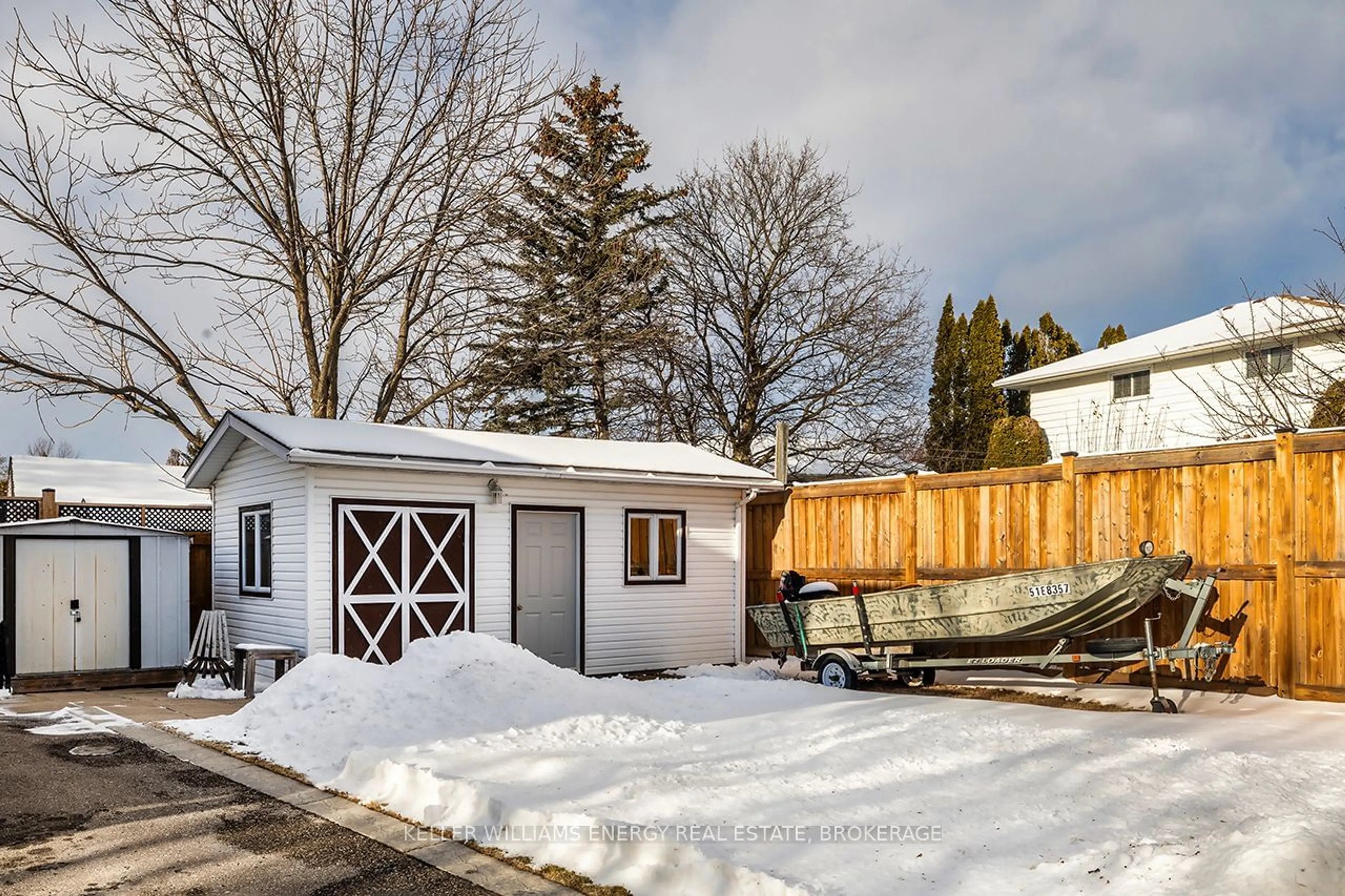 Shed for 416 Mayfair Ave, Oshawa Ontario L1G 2X9