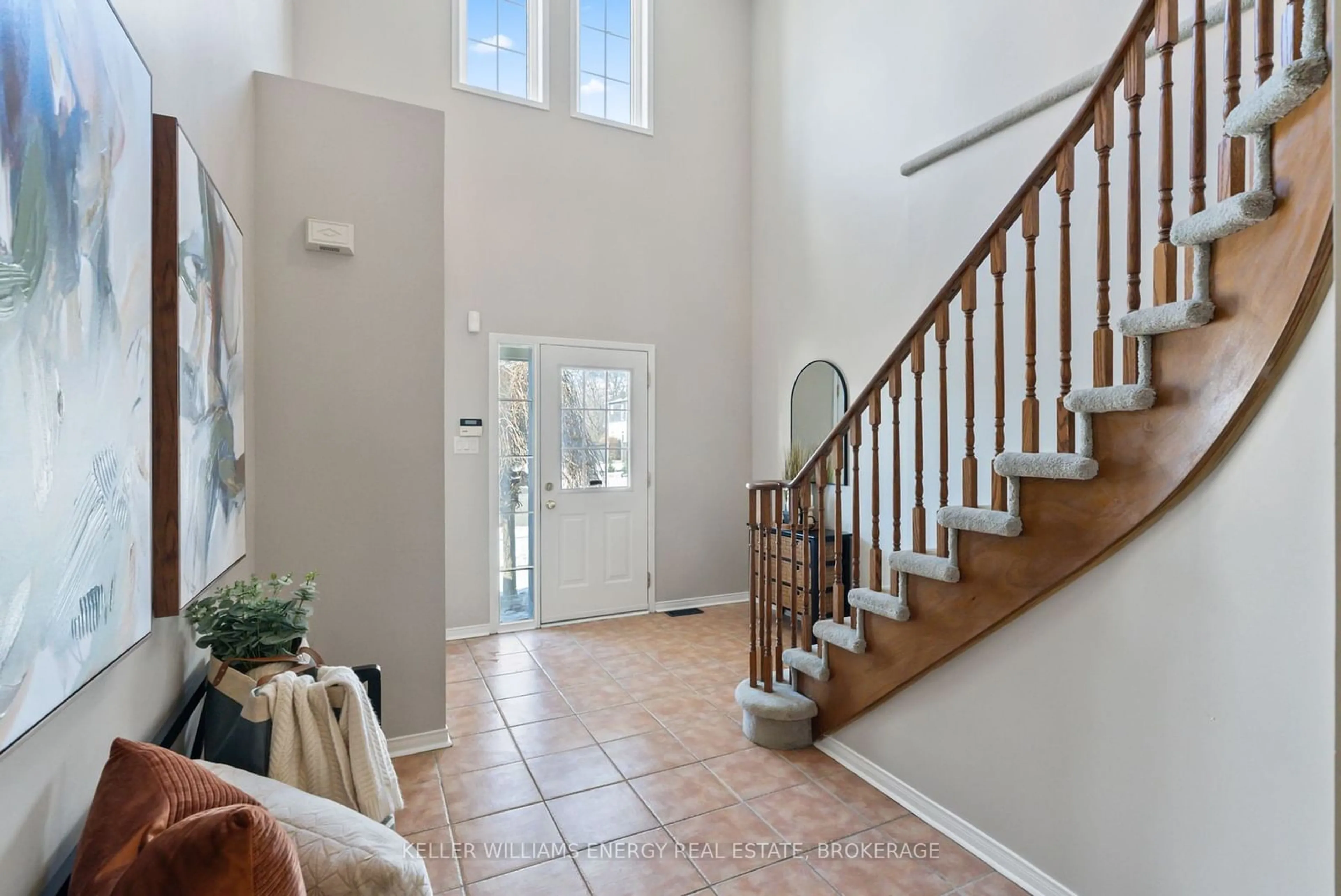 Indoor entryway for 376 Whitby Shores Greenway, Whitby Ontario L1N 9R8